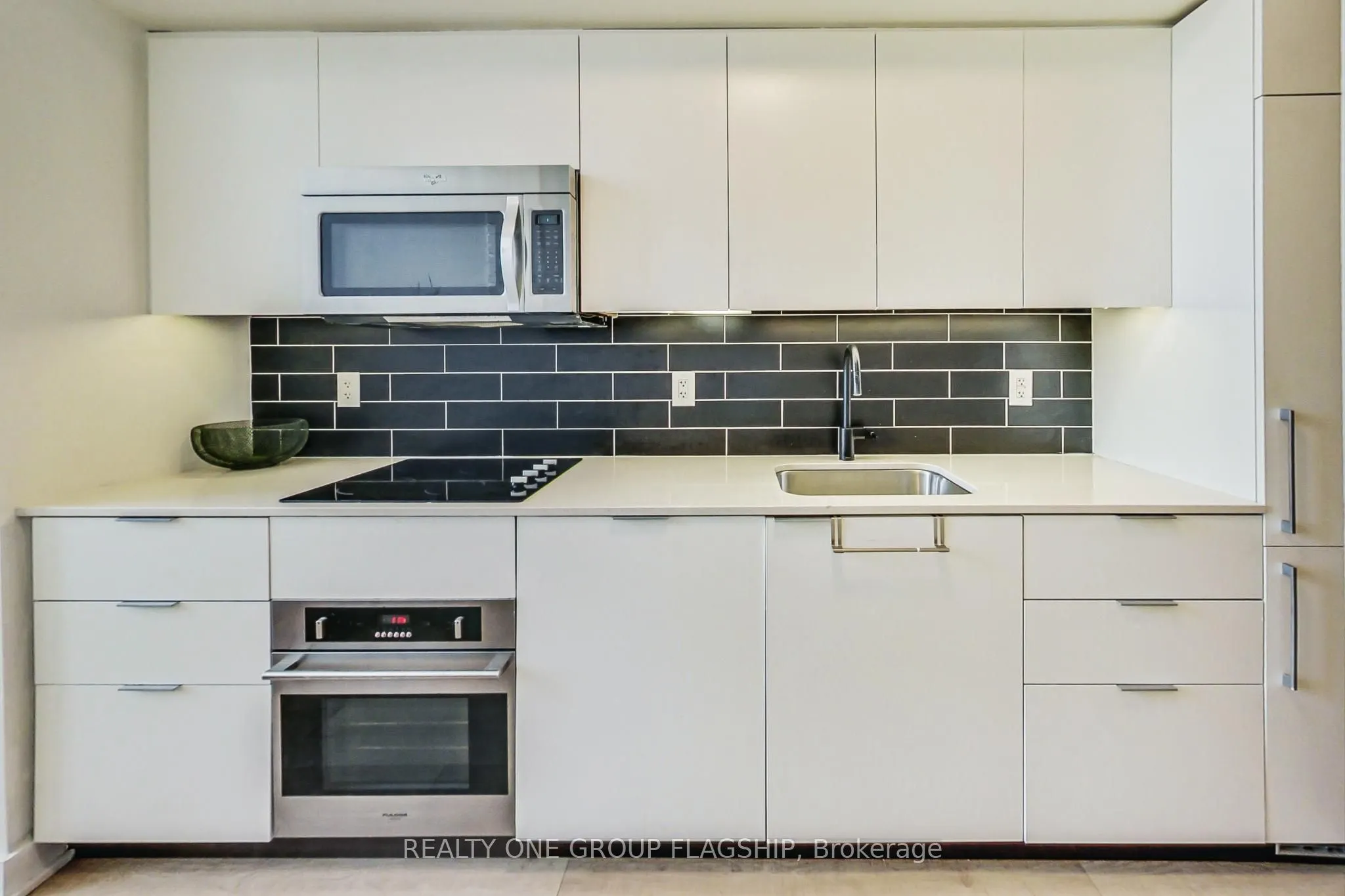 5 Hanna Avenue #617