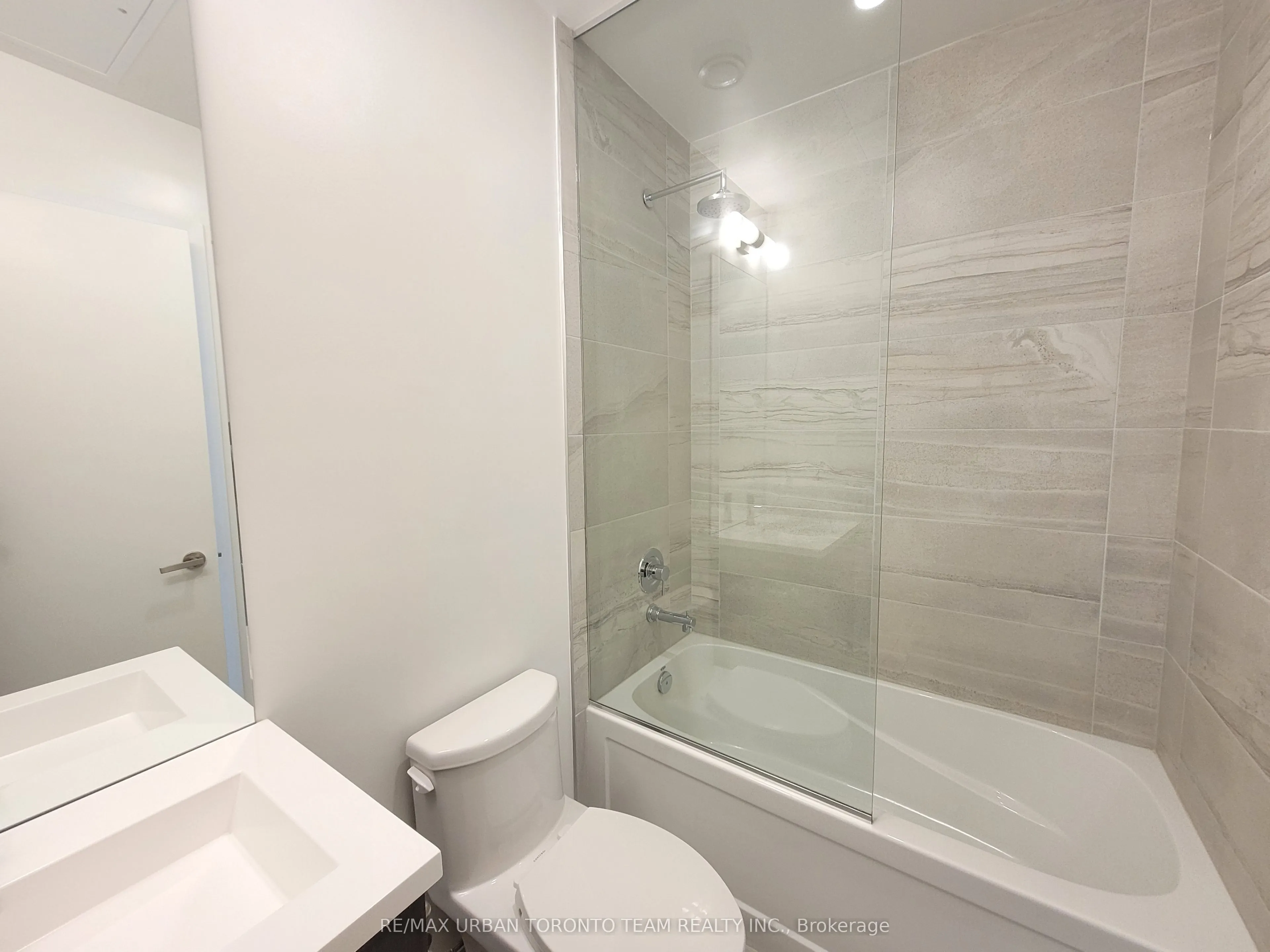 138 Downes Street #806