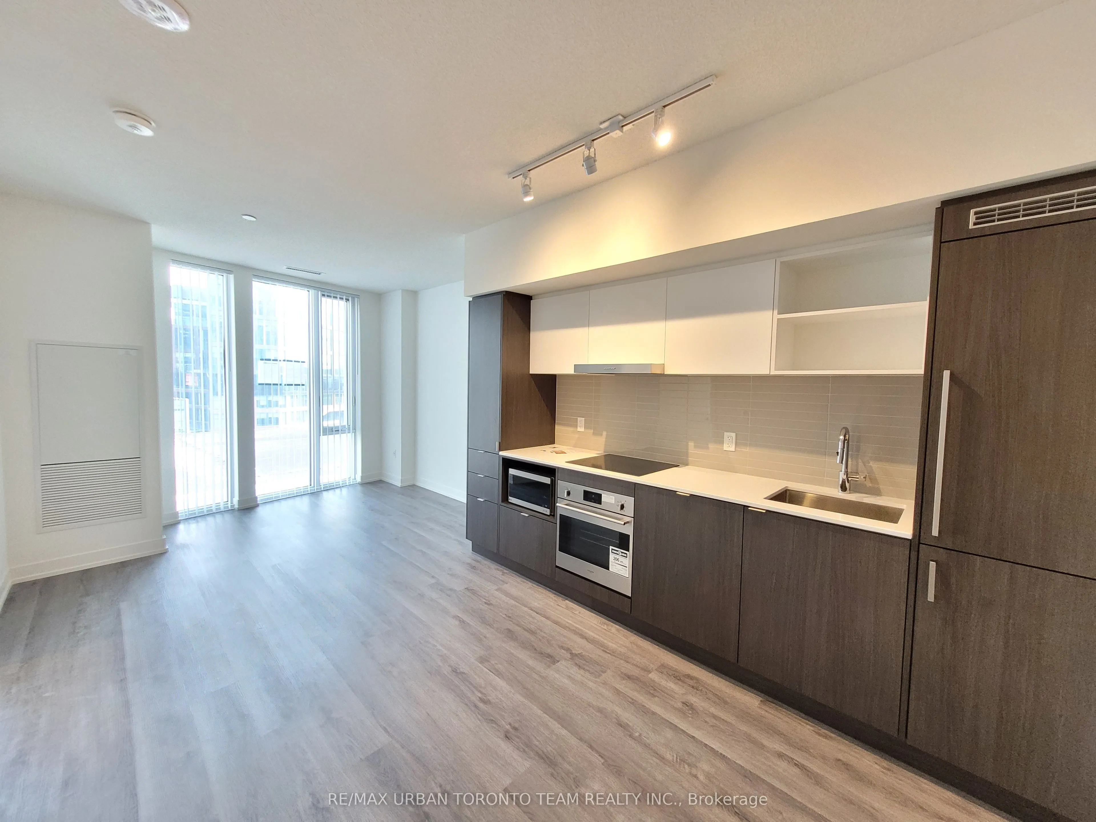 138 Downes Street #806