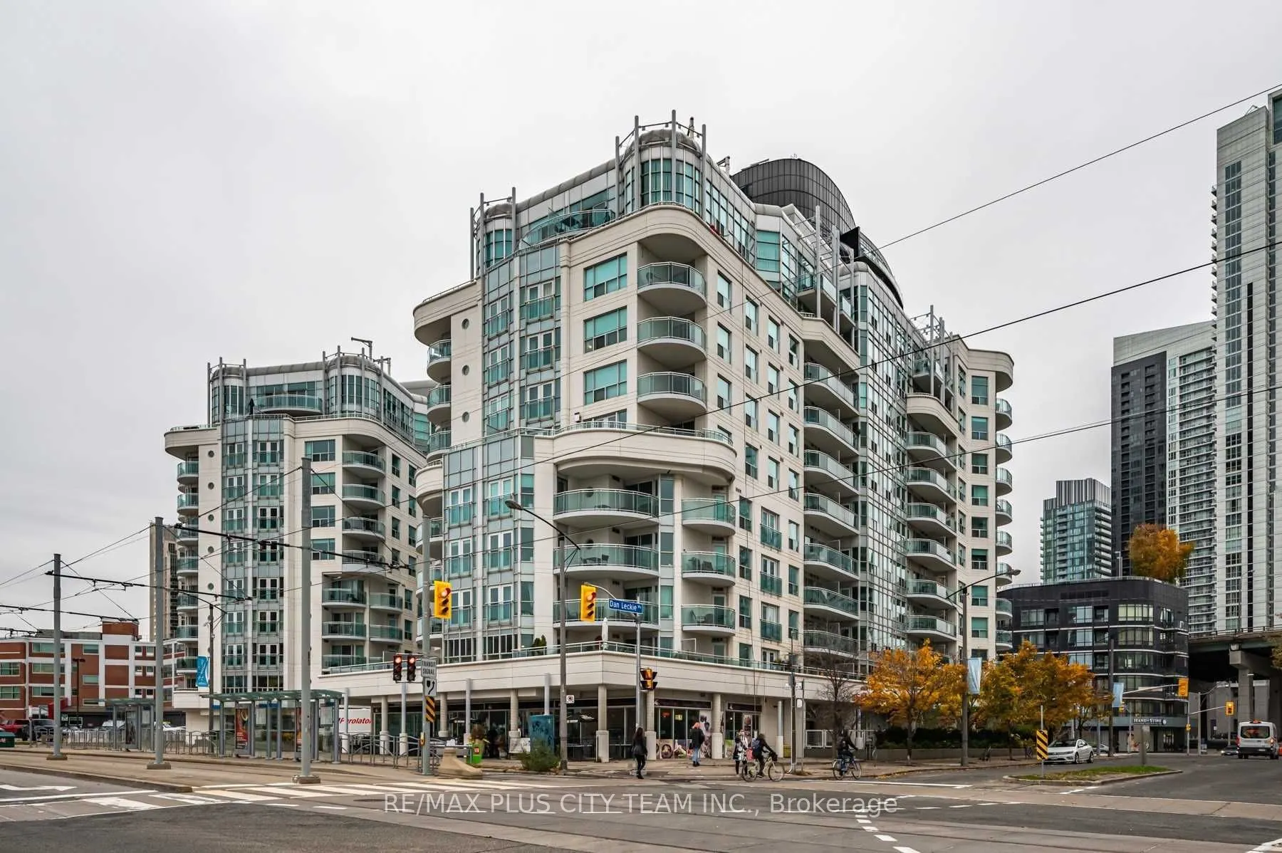 600 Queens Quay W, #SPH07