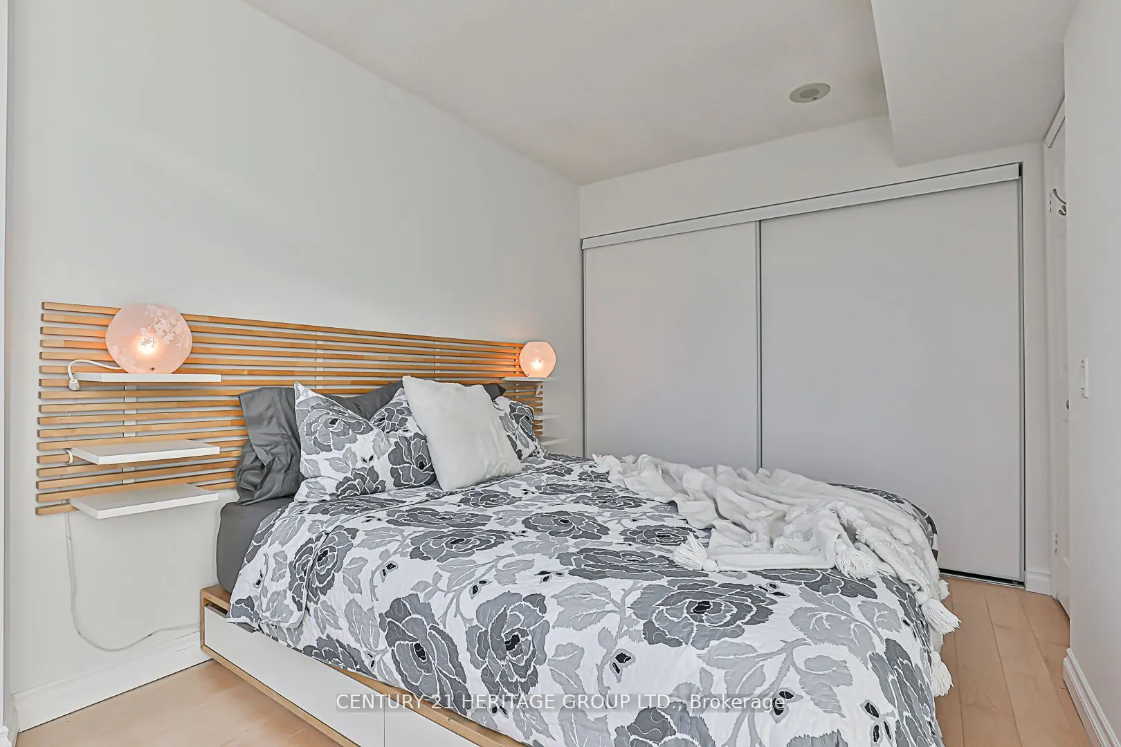 30 Harrison Garden Boulevard, #701
