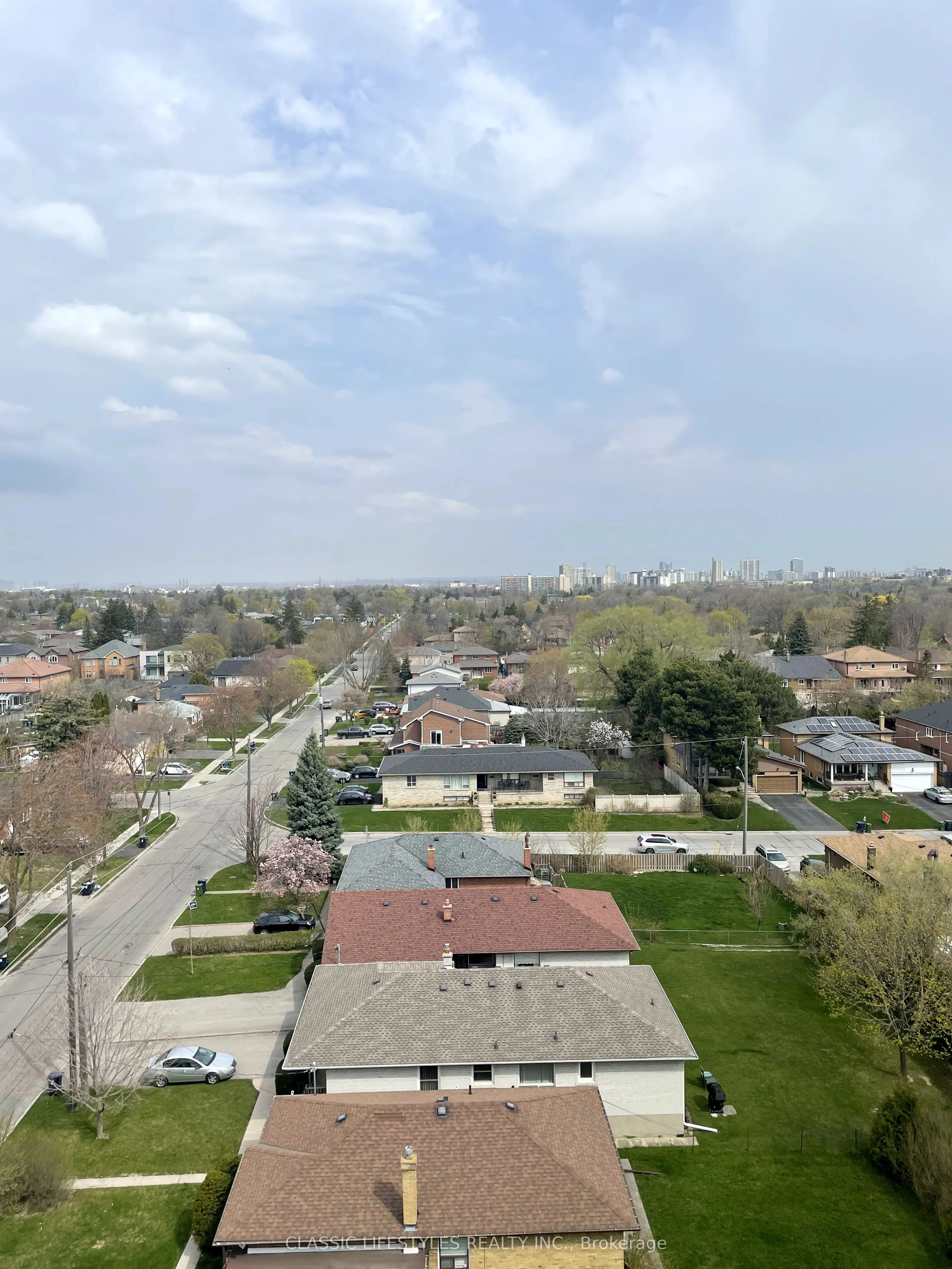 760 Sheppard Avenue W, #906