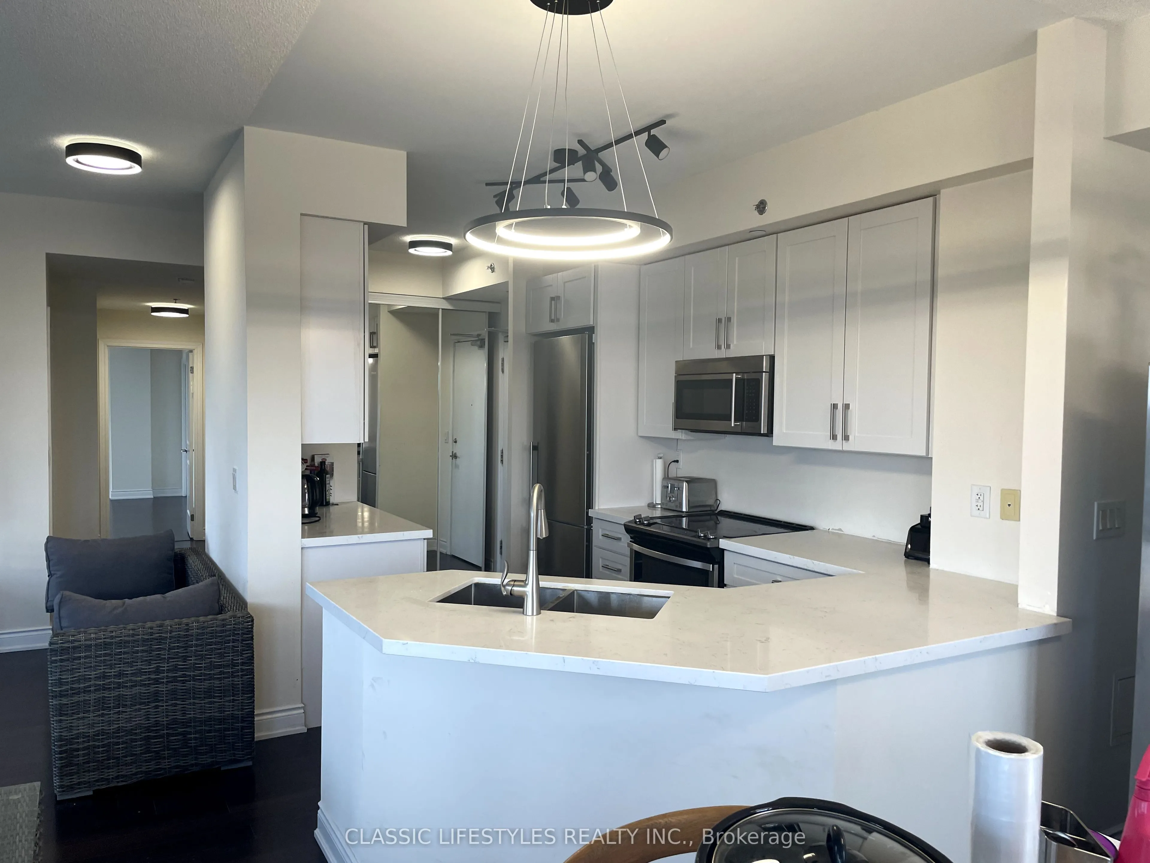 760 Sheppard Avenue W, #906