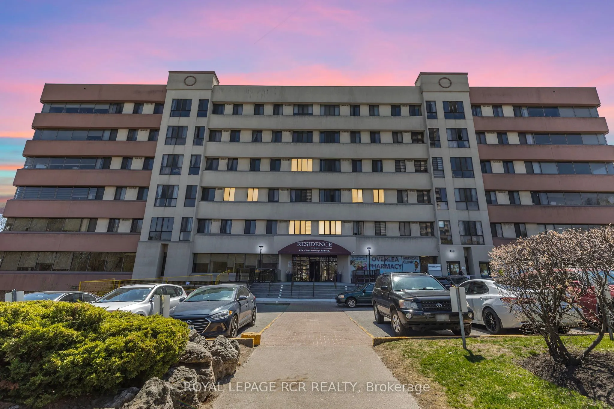 10 Gateway Boulevard, #521