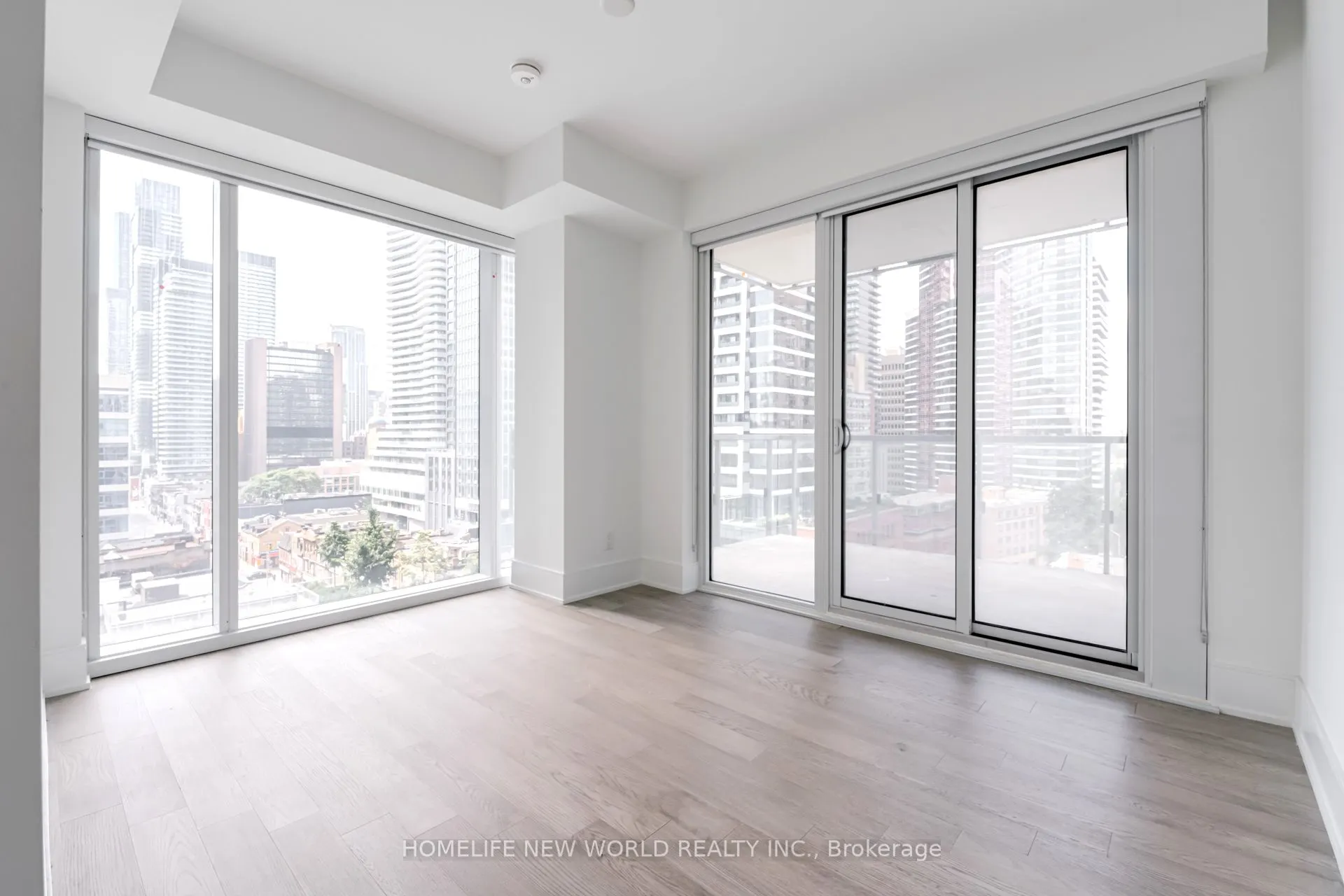 1 Gloucester Street #915