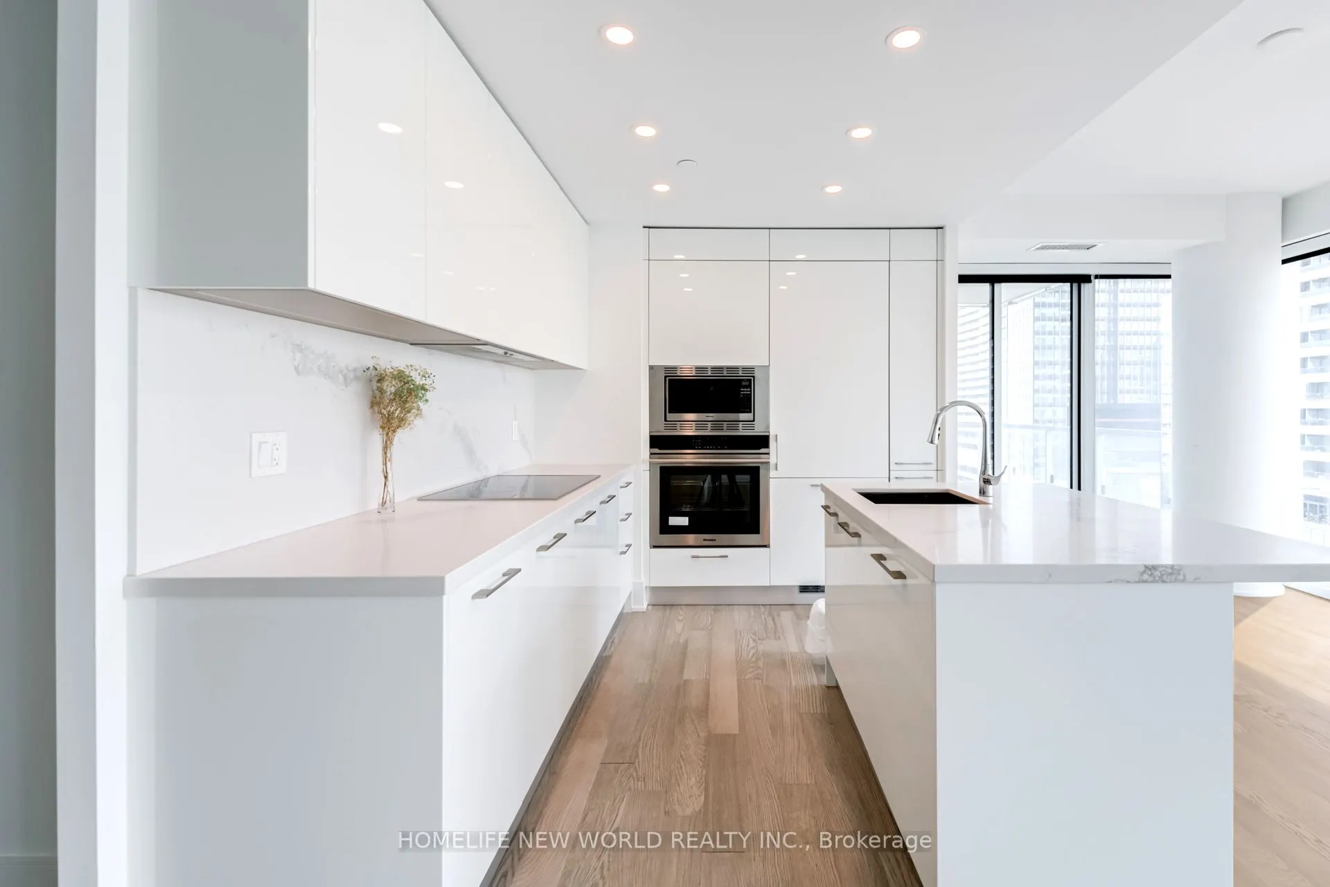 1 Gloucester Street #915