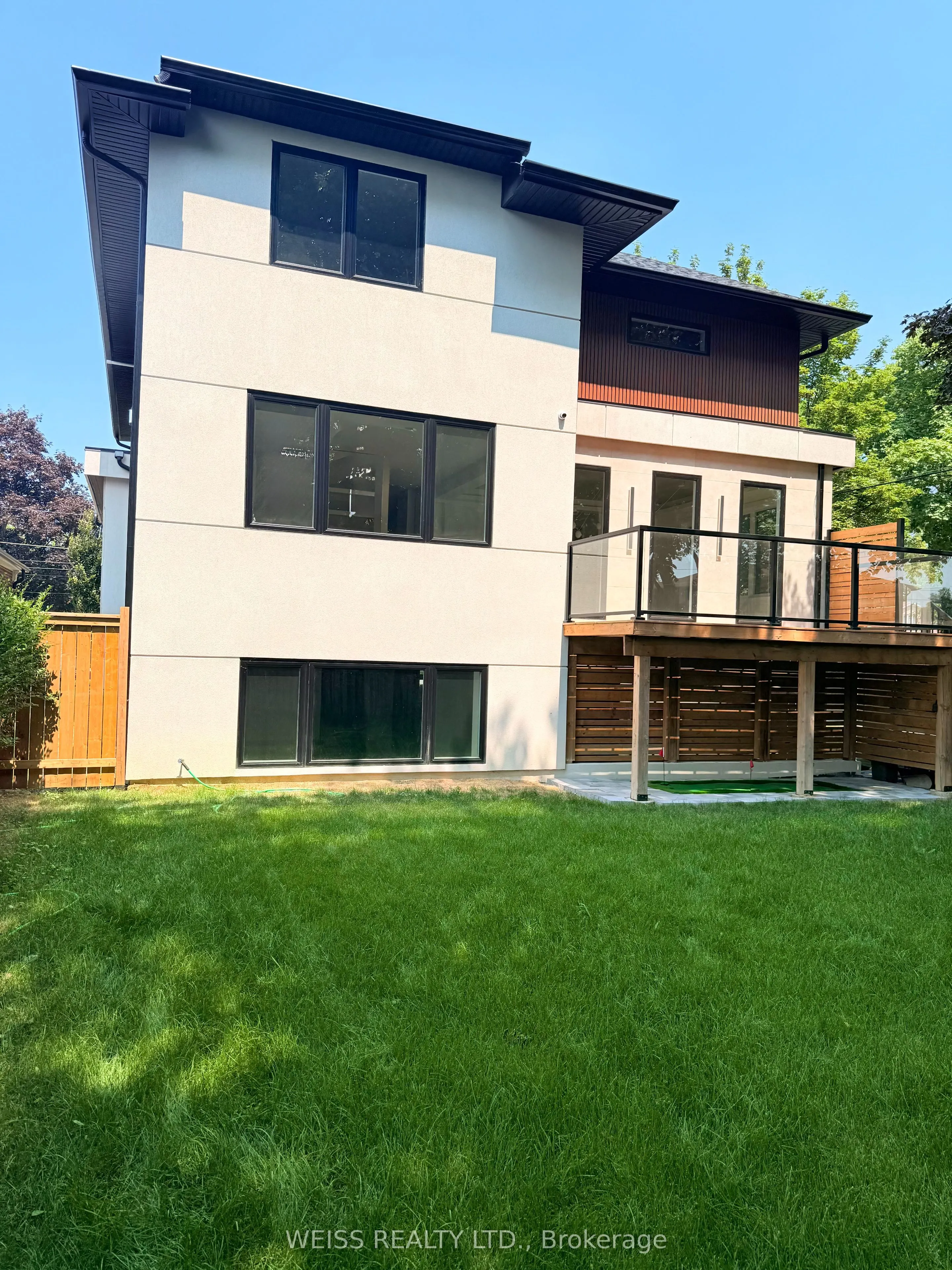 137 Bannockburn Avenue