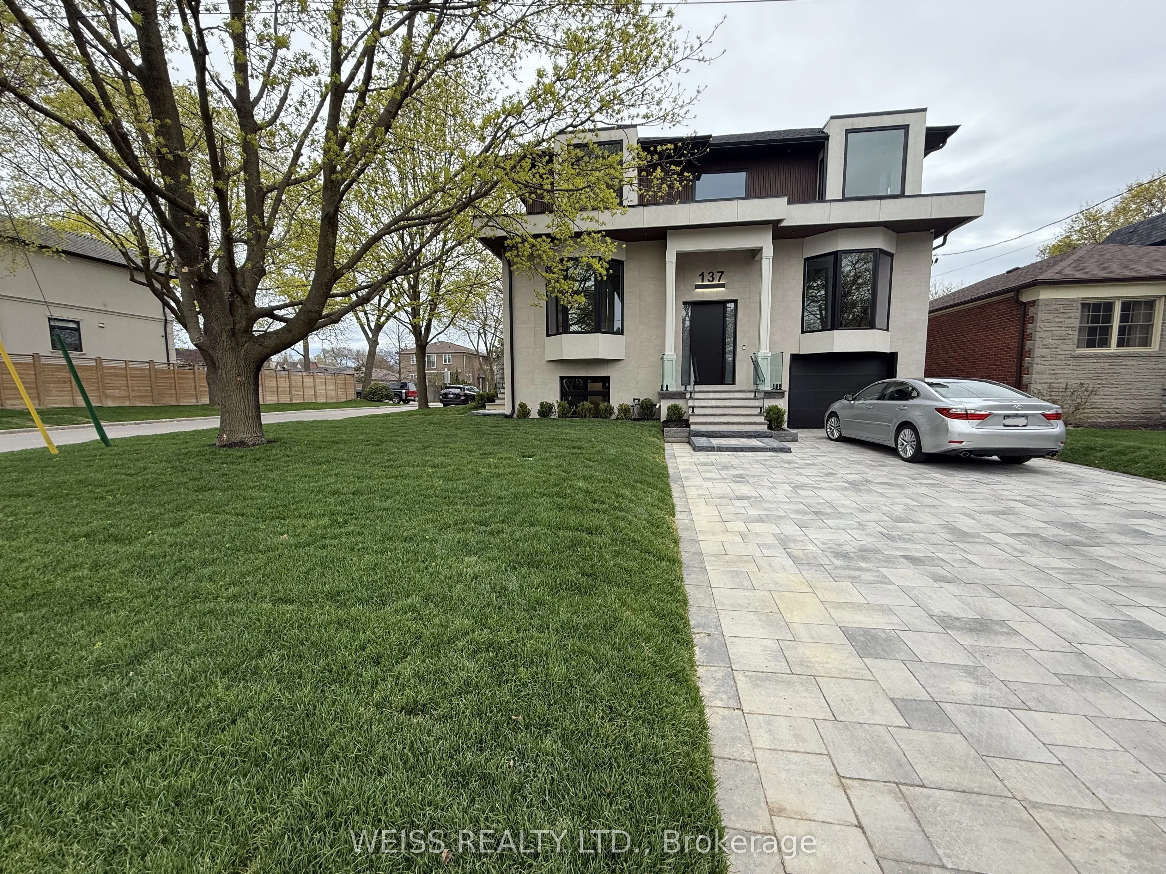 137 Bannockburn Avenue