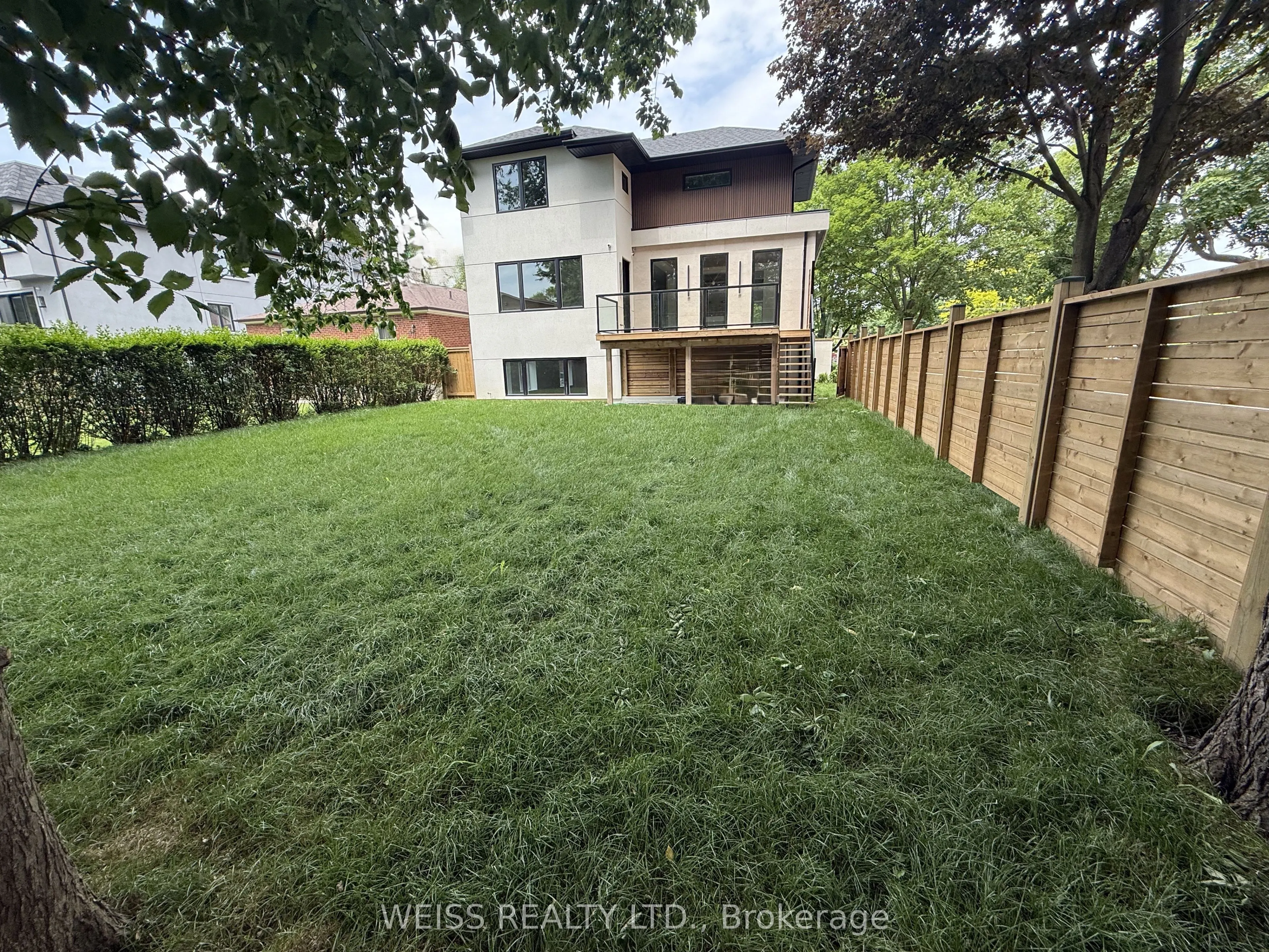 137 Bannockburn Avenue