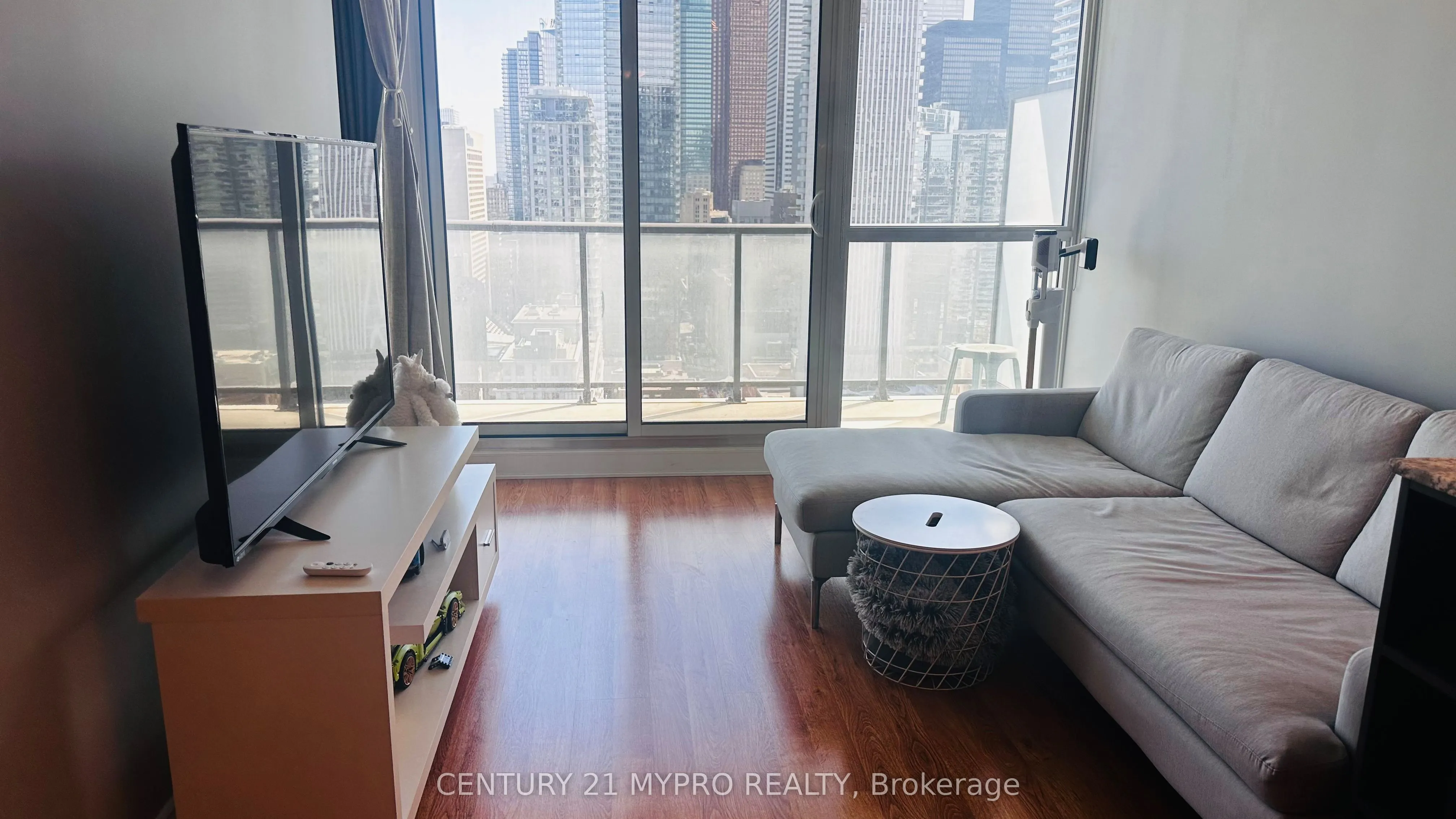 290 Adelaide Street W, #2708