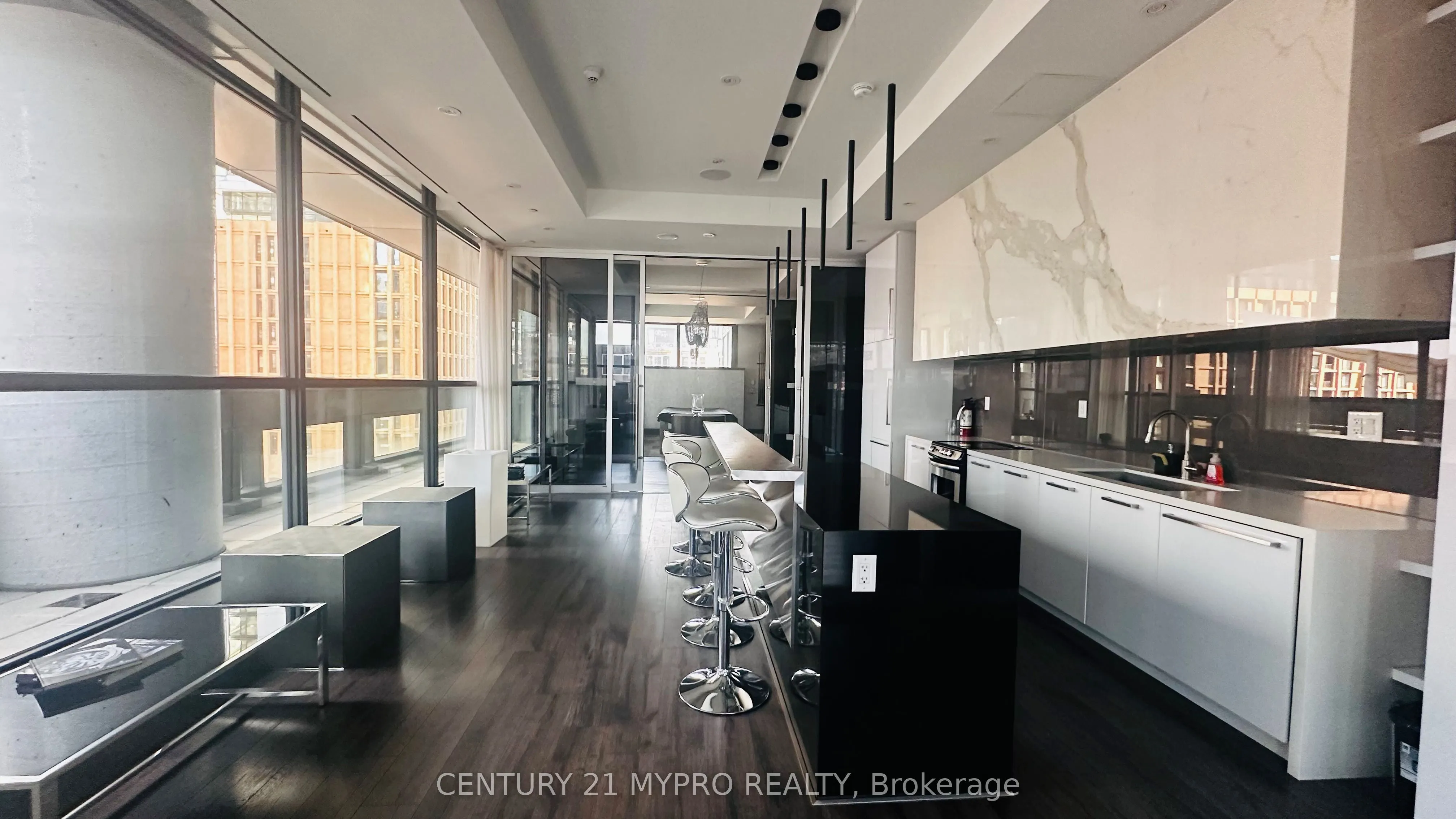 290 Adelaide Street W, #2708