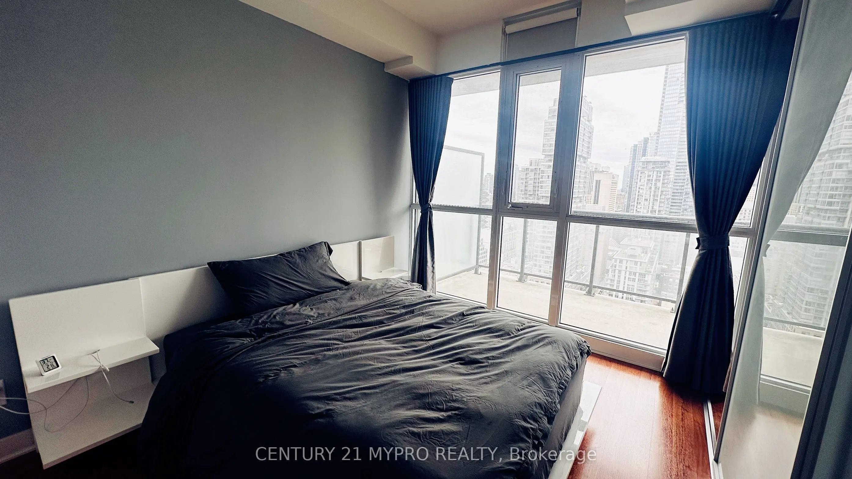 290 Adelaide Street W, #2708