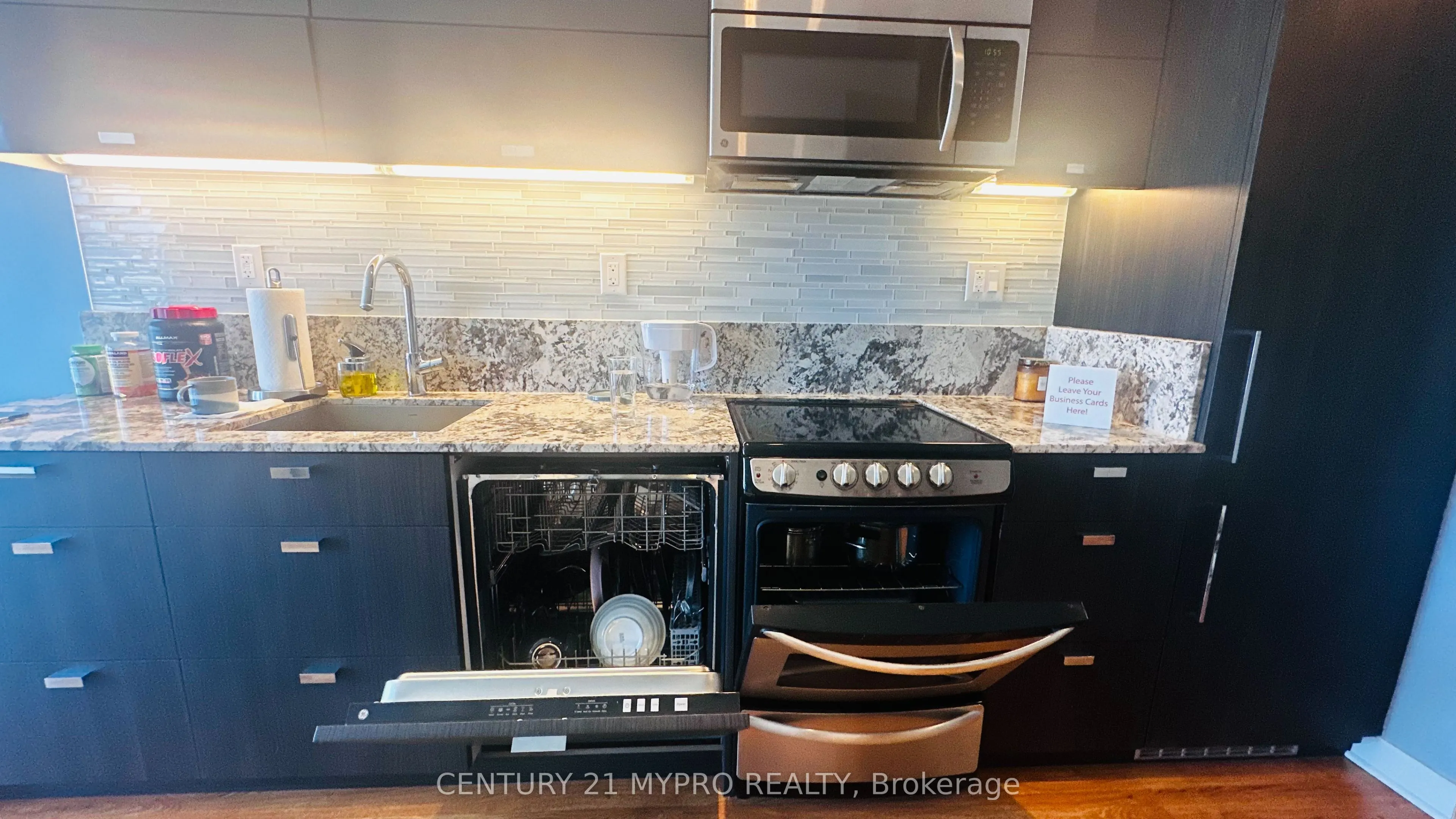 290 Adelaide Street W, #2708