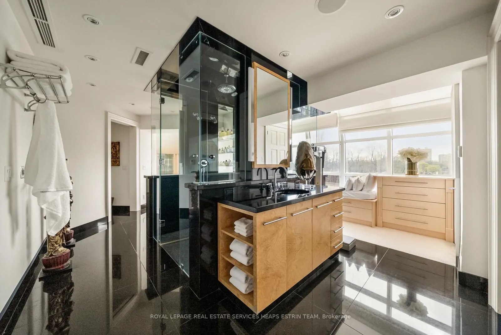2 Lynwood Avenue #PH1
