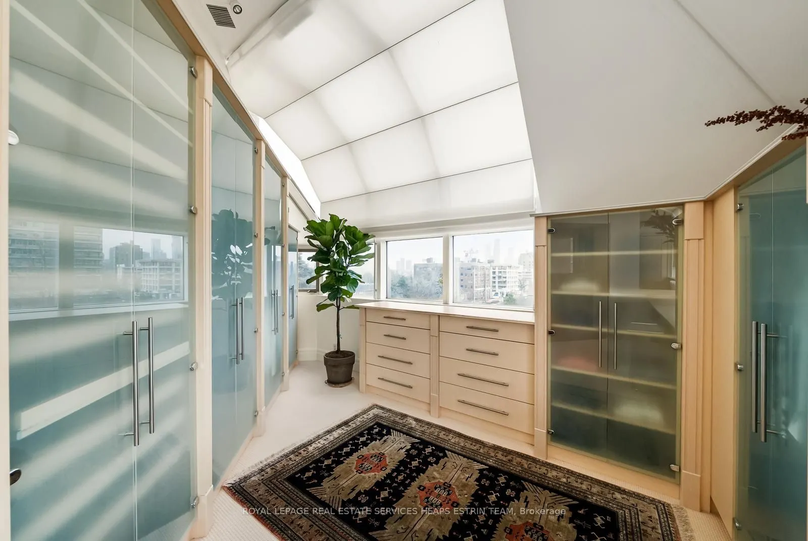 2 Lynwood Avenue #PH1