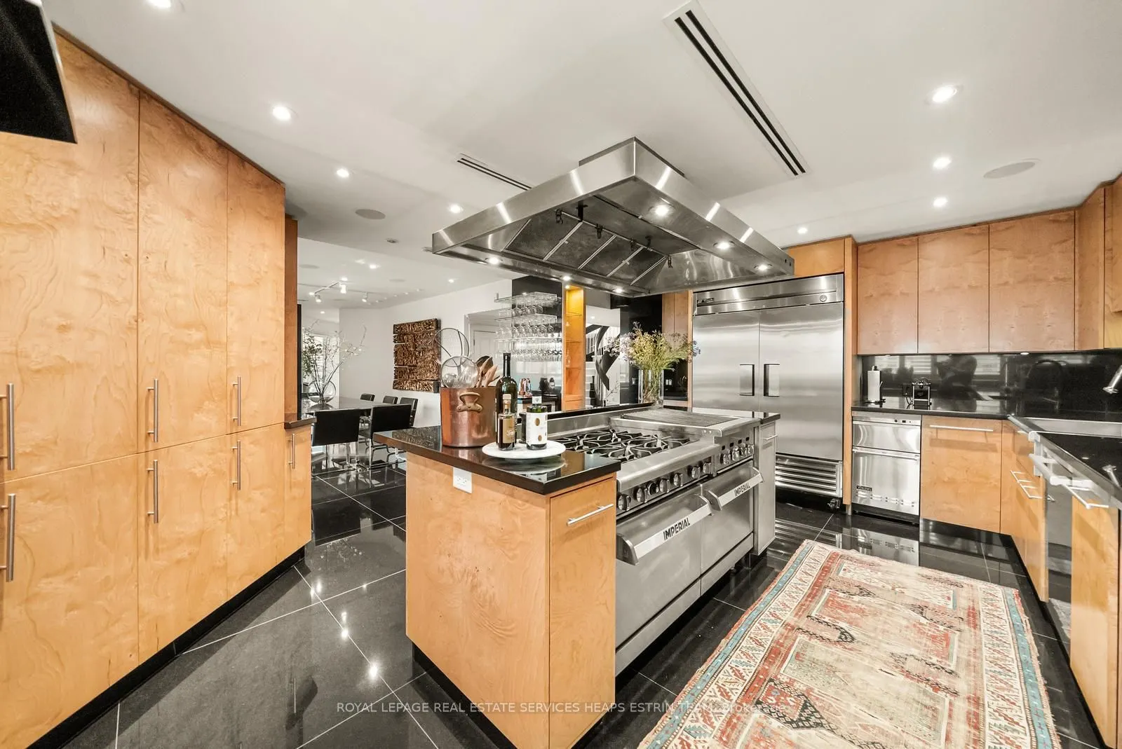 2 Lynwood Avenue #PH1