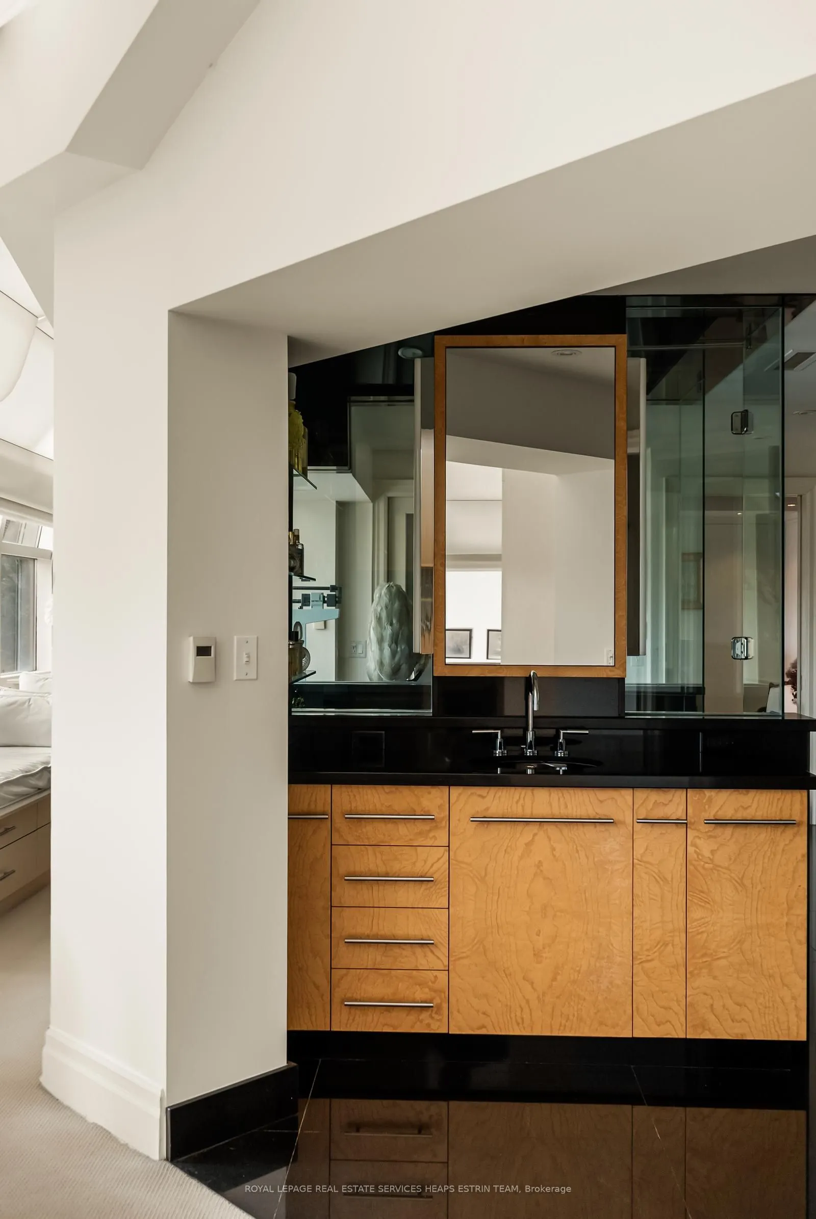 2 Lynwood Avenue #PH1