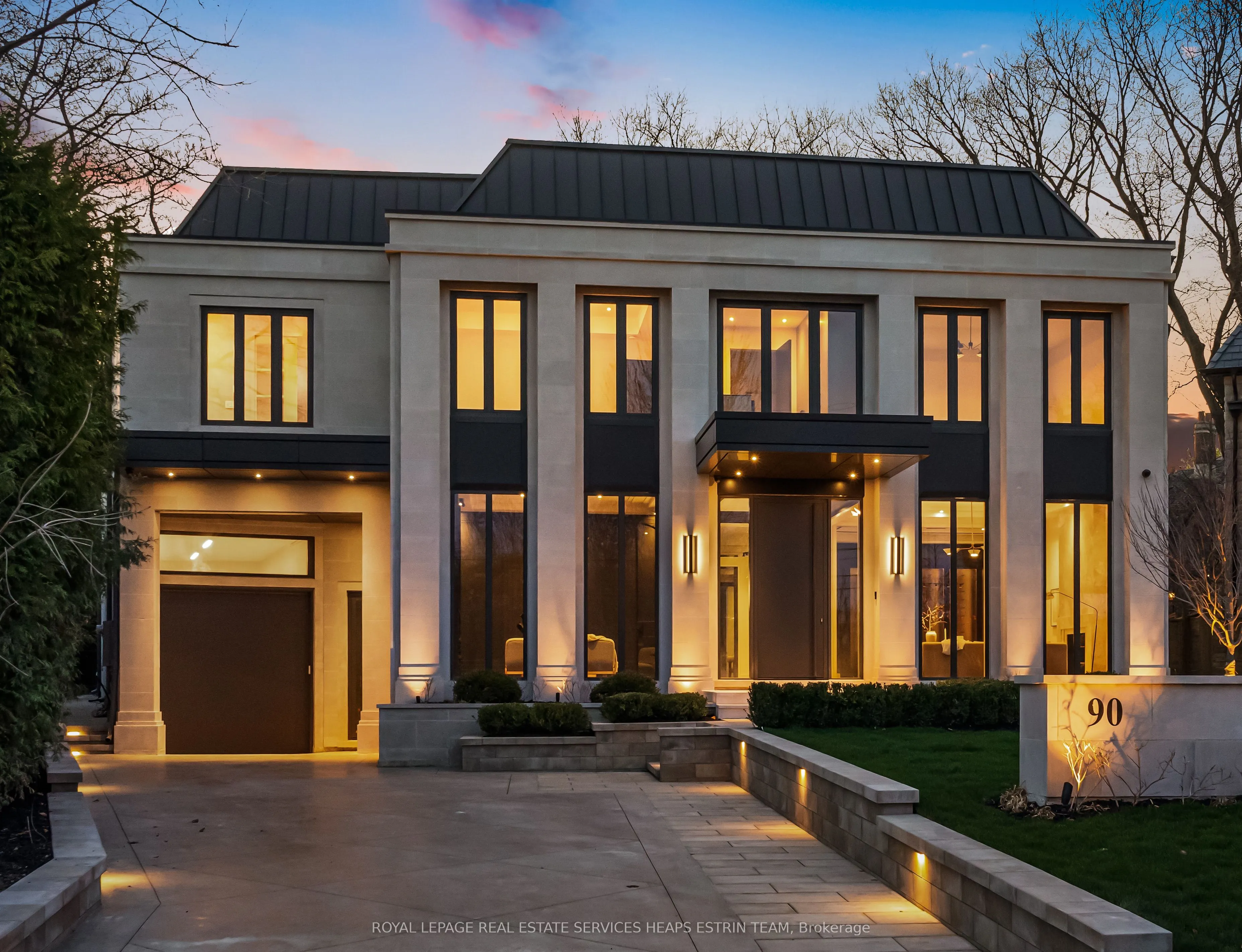 90 Arjay Crescent