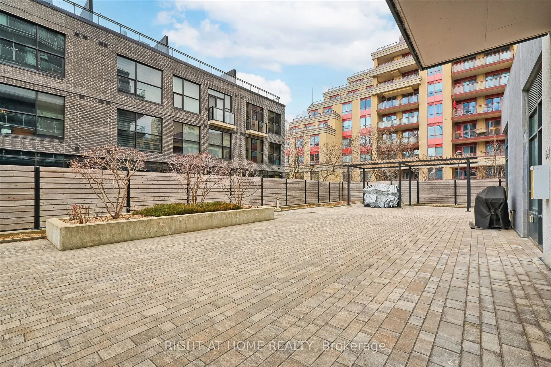 621 Sheppard Avenue E #321