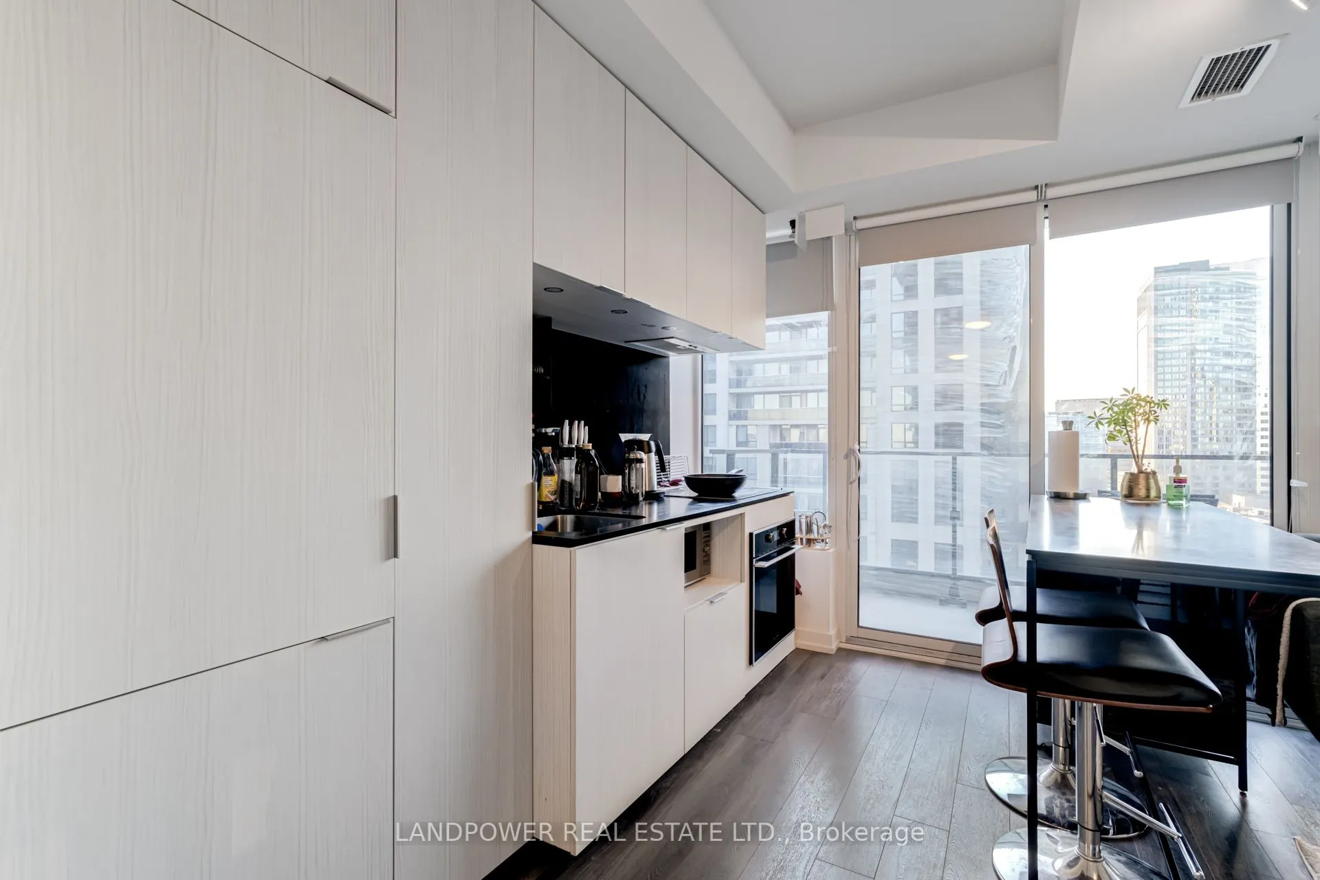 77 Shuter Street #2501