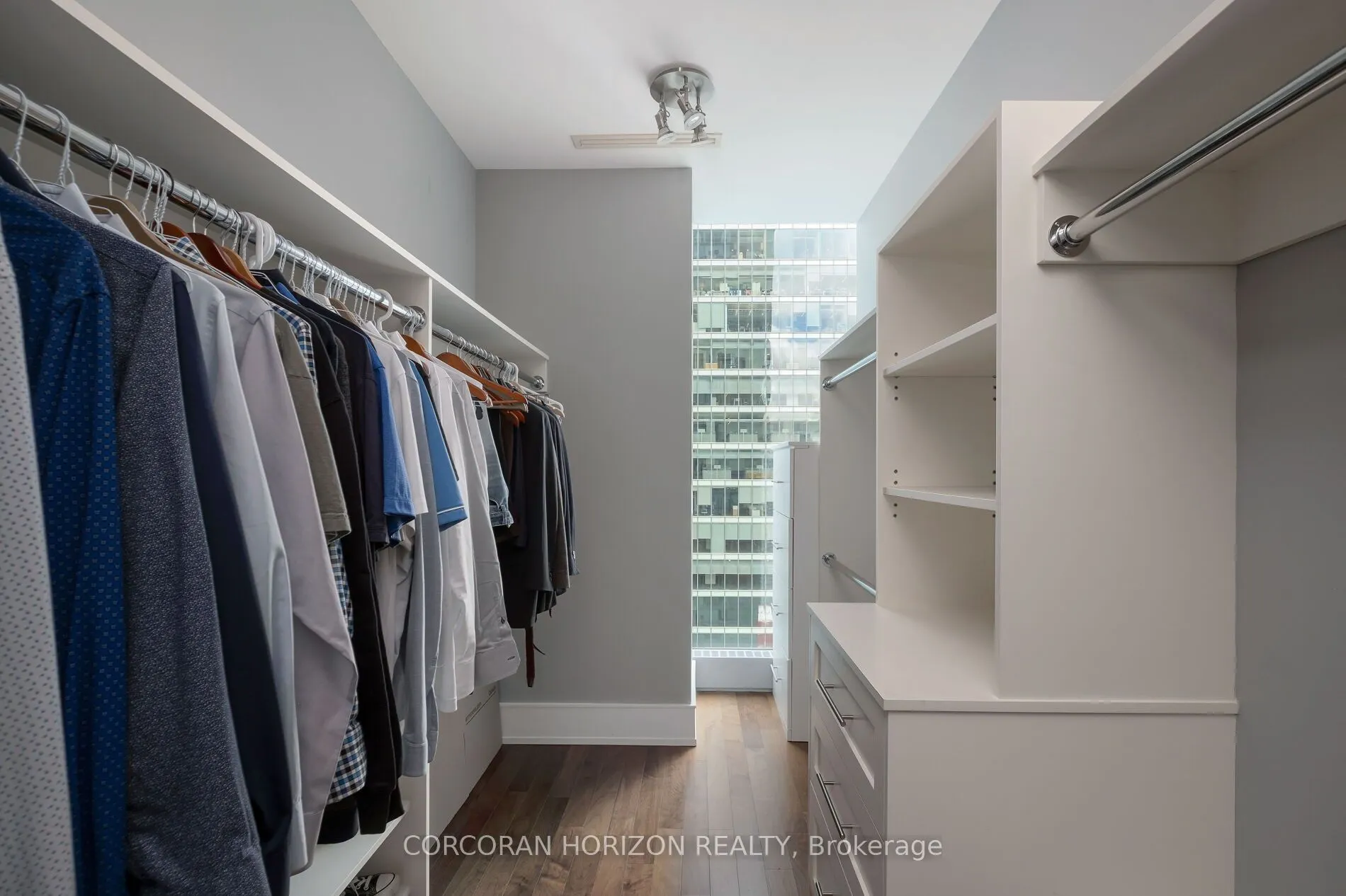 183 Wellington Street W, #3703