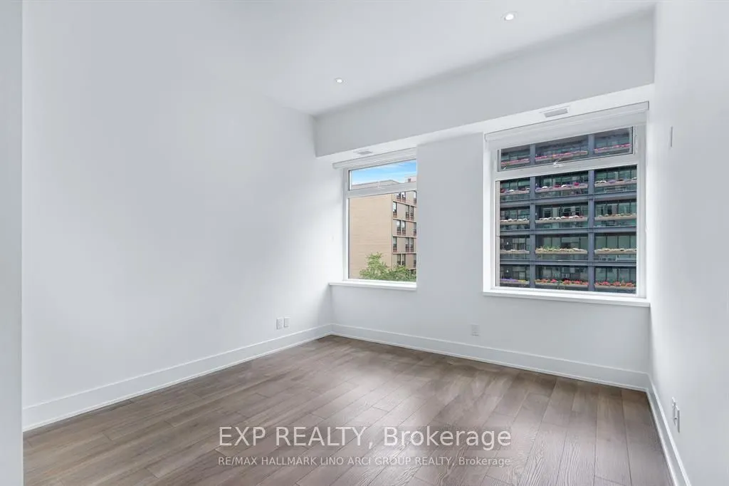 111 ST CLAIR Avenue W #405