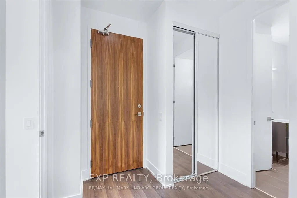 111 ST CLAIR Avenue W #405