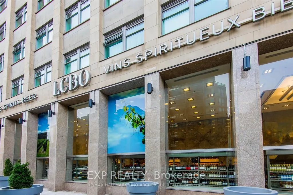 111 ST CLAIR Avenue W #405