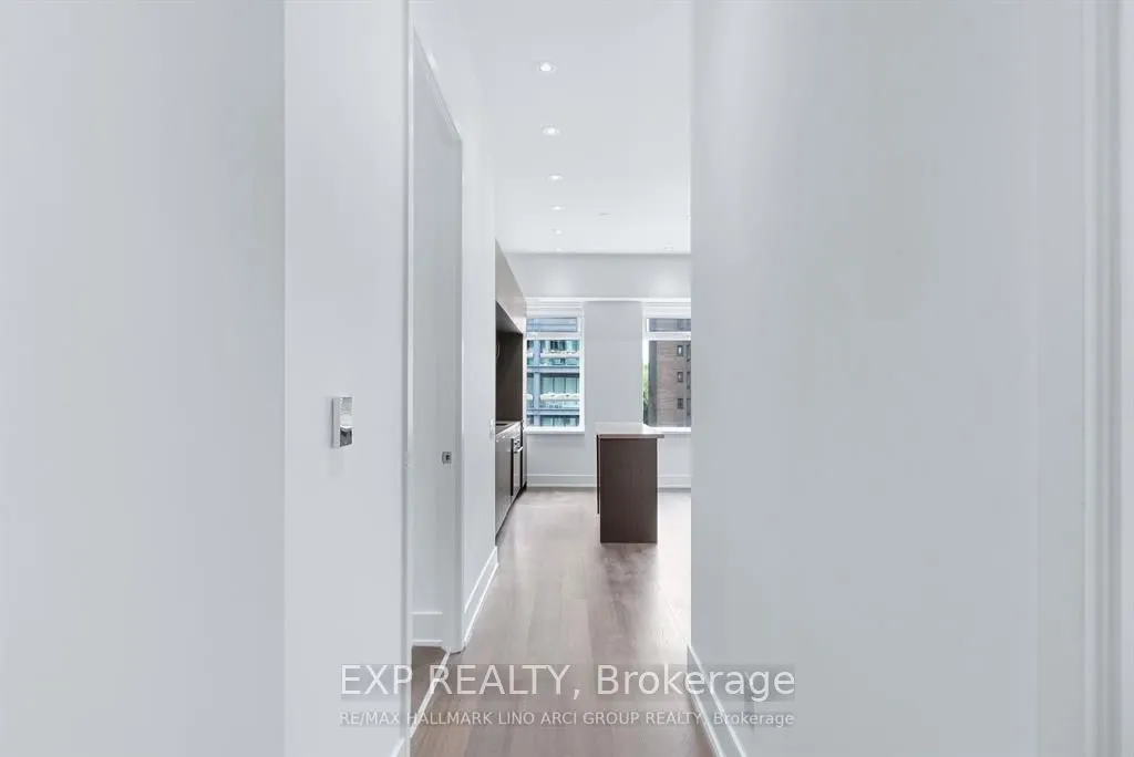 111 ST CLAIR Avenue W #405