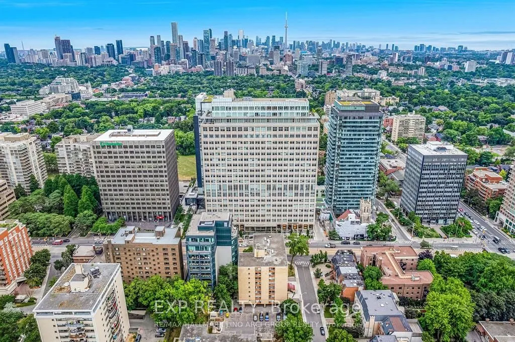 111 ST CLAIR Avenue W #405