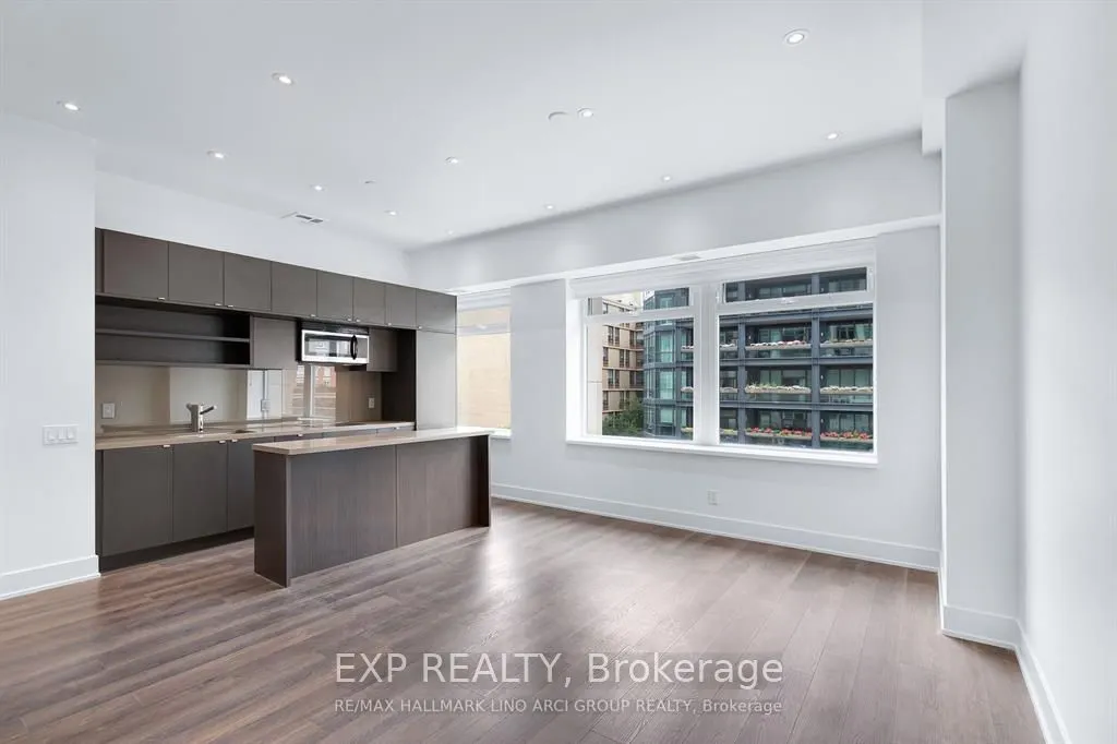 111 ST CLAIR Avenue W #405