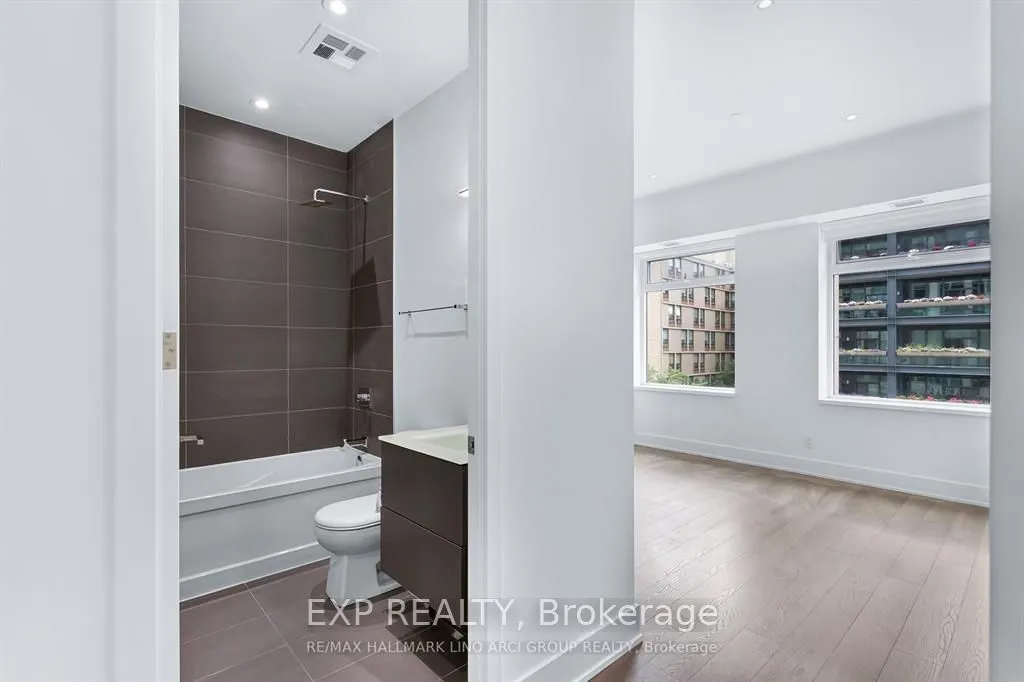 111 ST CLAIR Avenue W #405