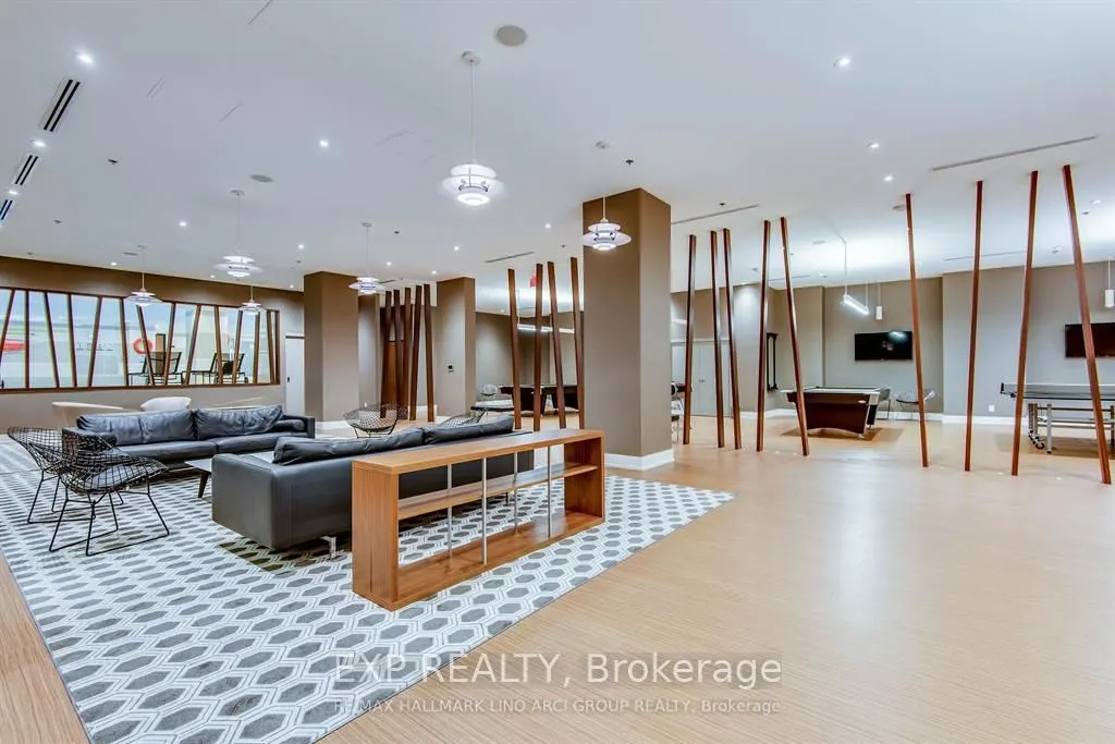 111 ST CLAIR Avenue W #405