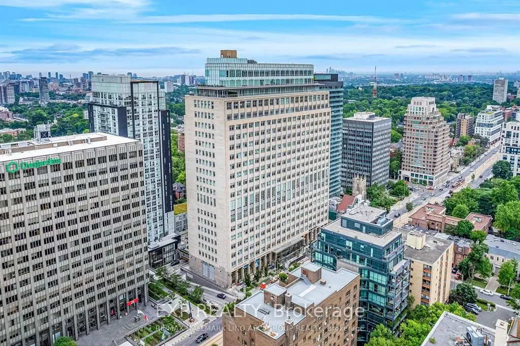 111 ST CLAIR Avenue W #405