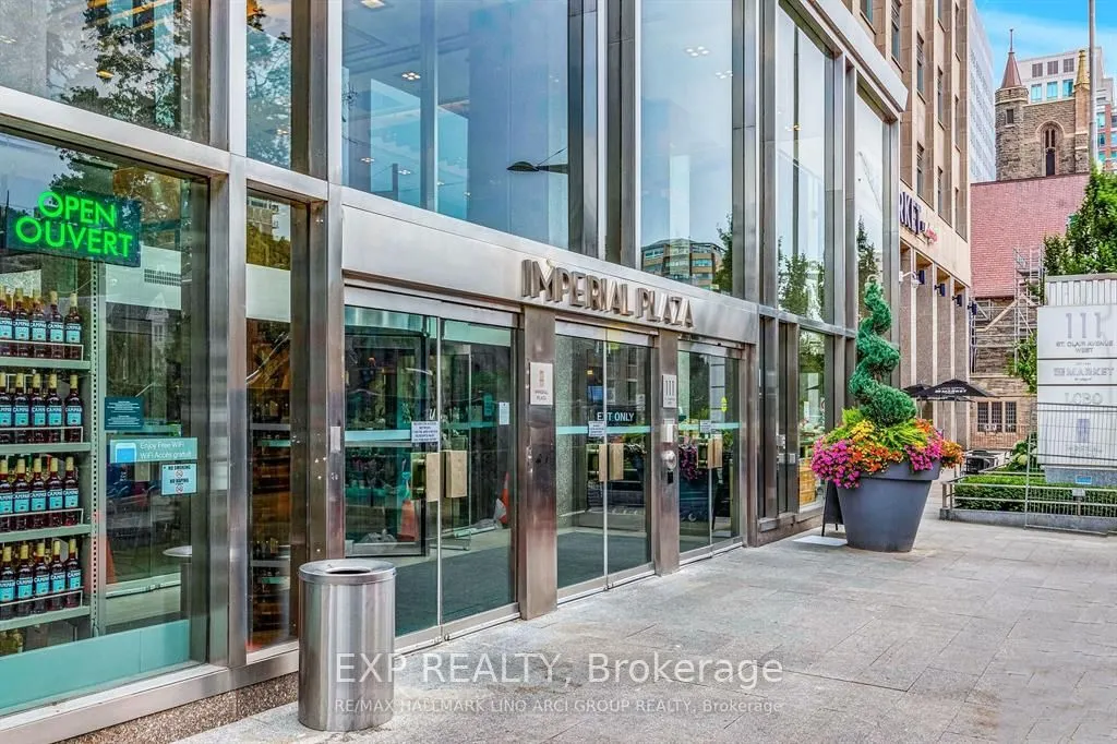 111 ST CLAIR Avenue W #405
