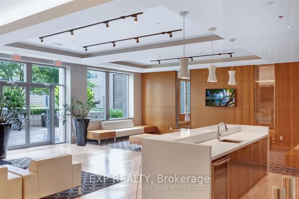 111 ST CLAIR Avenue W #405