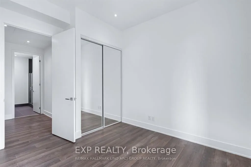 111 ST CLAIR Avenue W #405