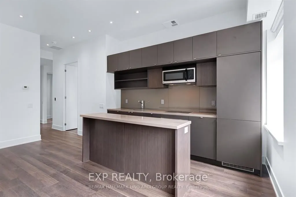 111 ST CLAIR Avenue W #405