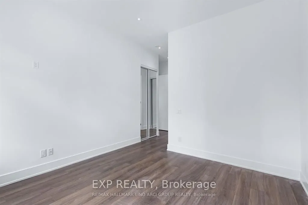 111 ST CLAIR Avenue W #405