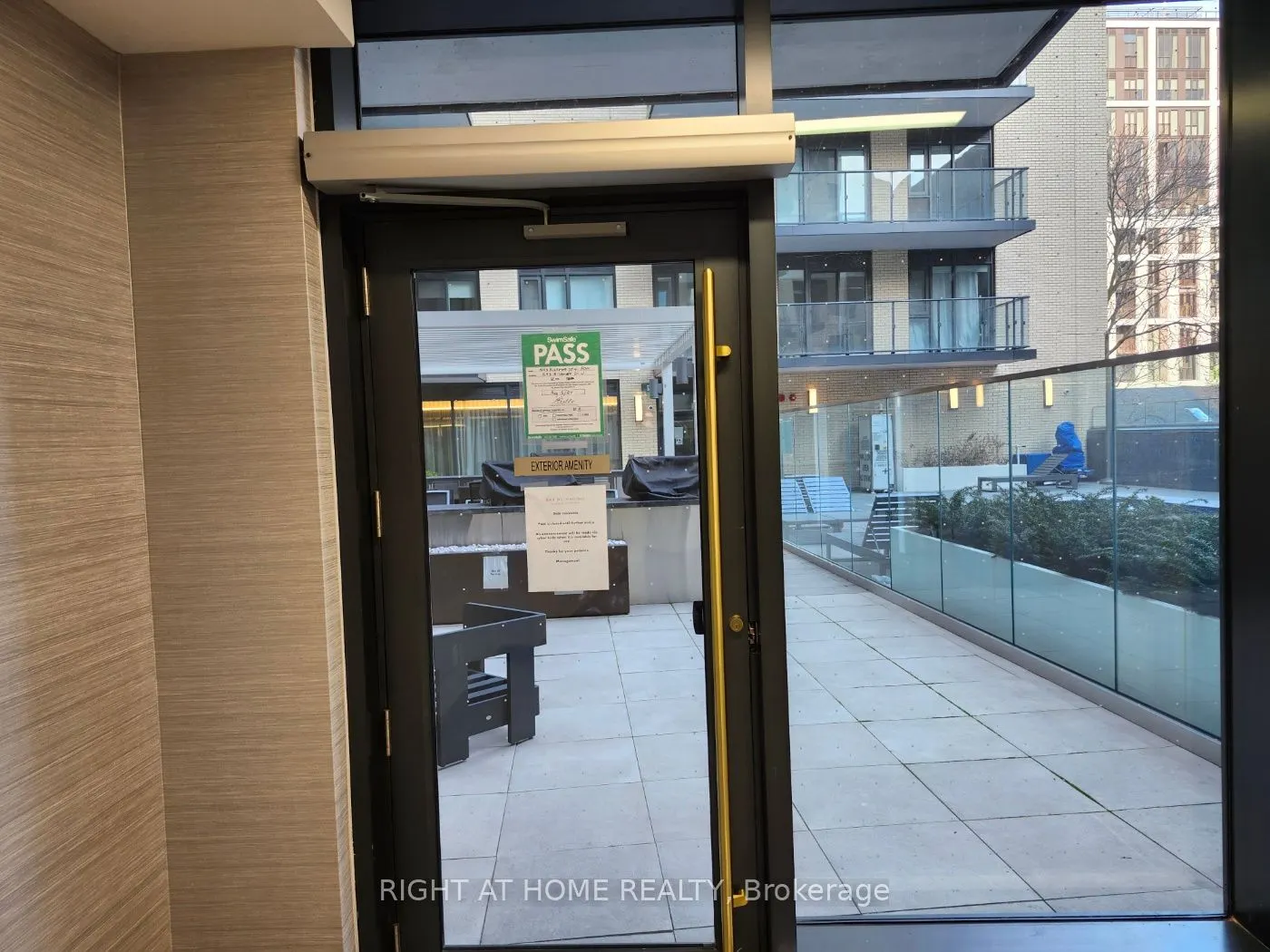 543 RIchmond Street W #221