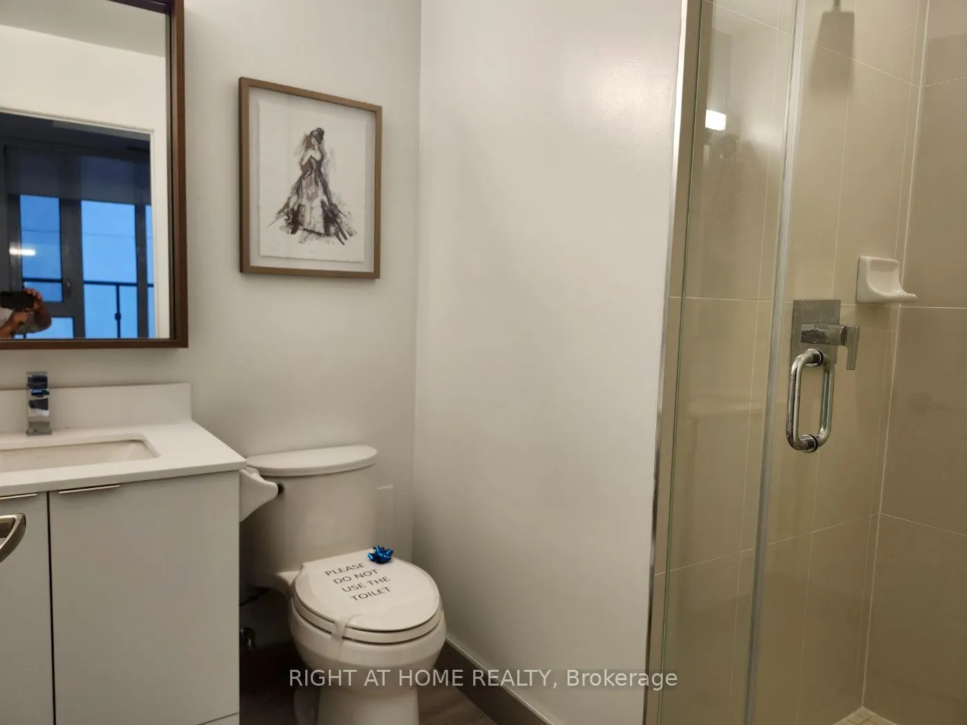 543 RIchmond Street W #221