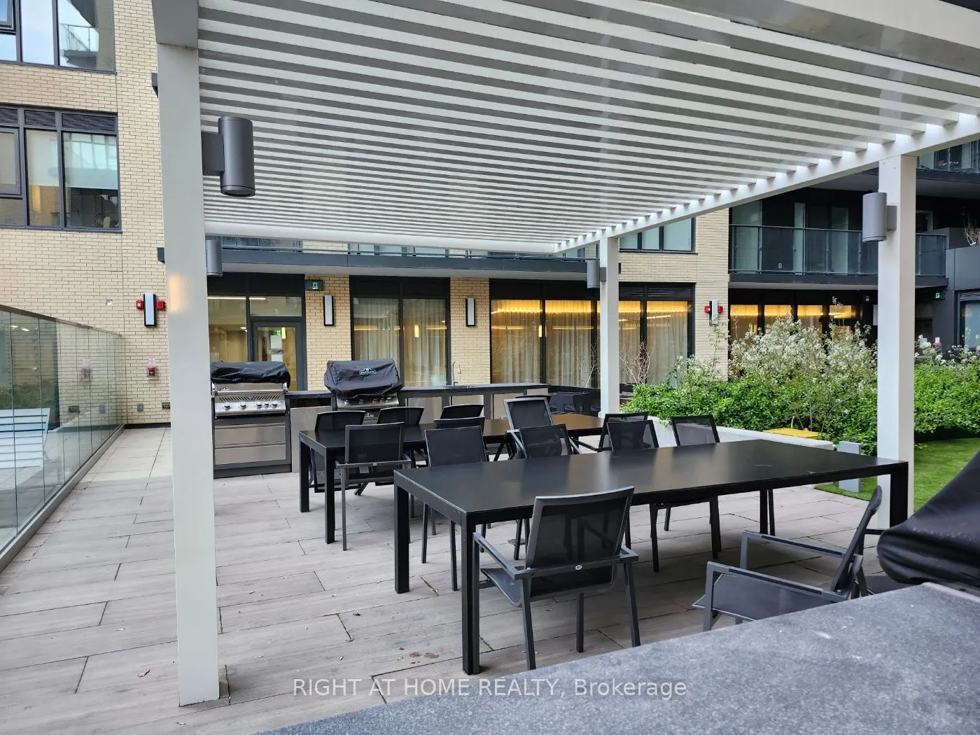 543 RIchmond Street W #221