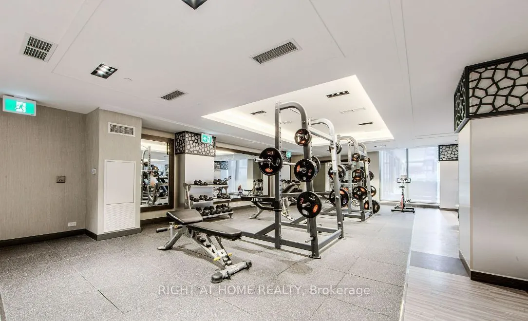543 RIchmond Street W #221