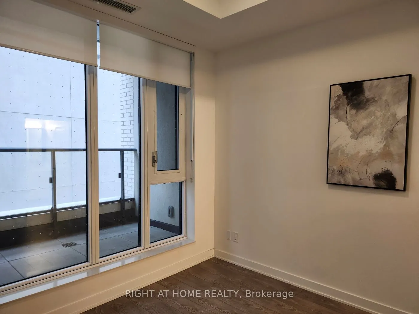 543 RIchmond Street W #221