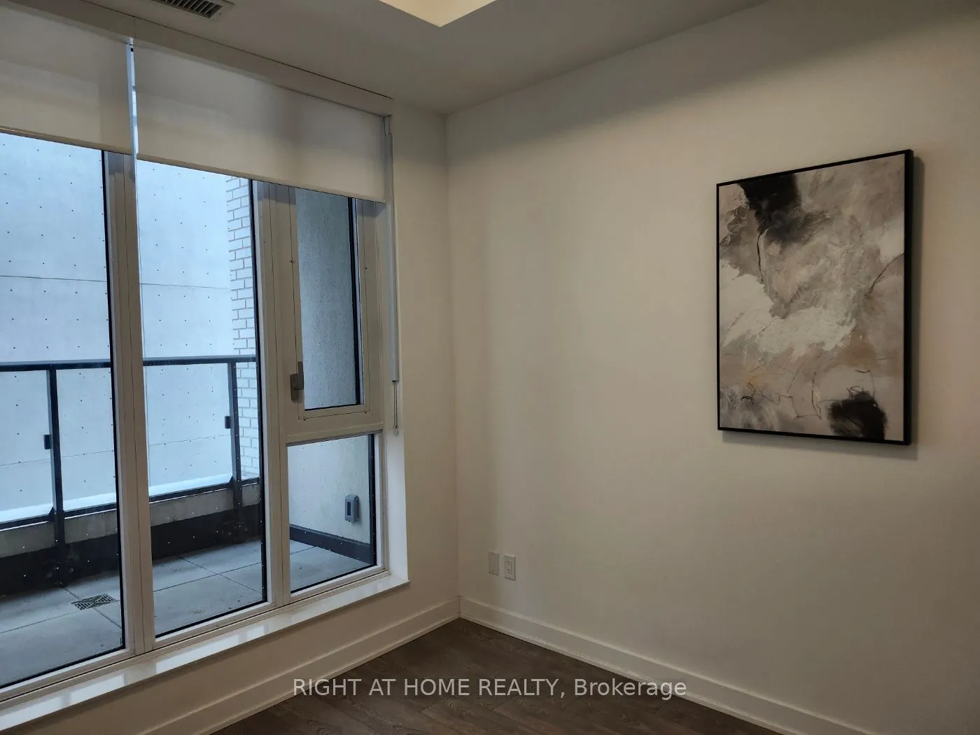 543 RIchmond Street W #221