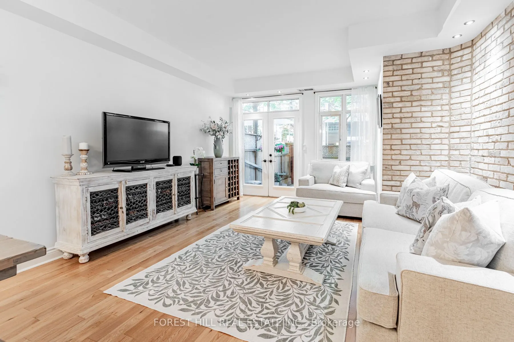 500 Richmond Street W, #116