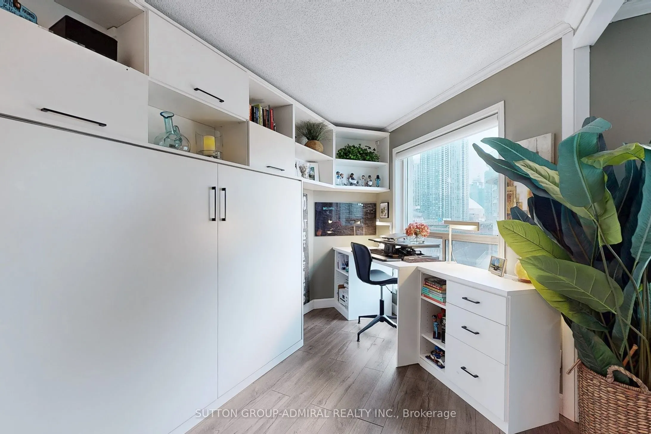 600 Queens Quay W #705