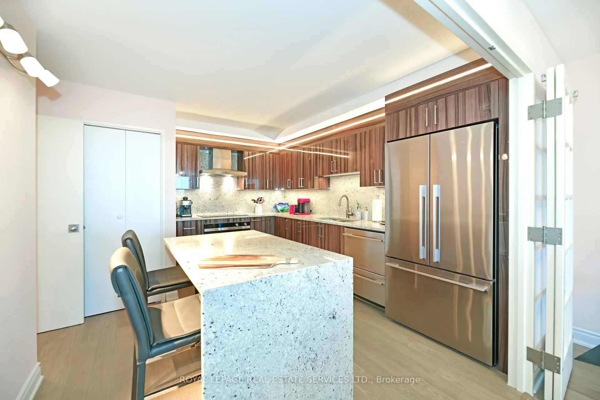 110 Bloor Street W, #1703