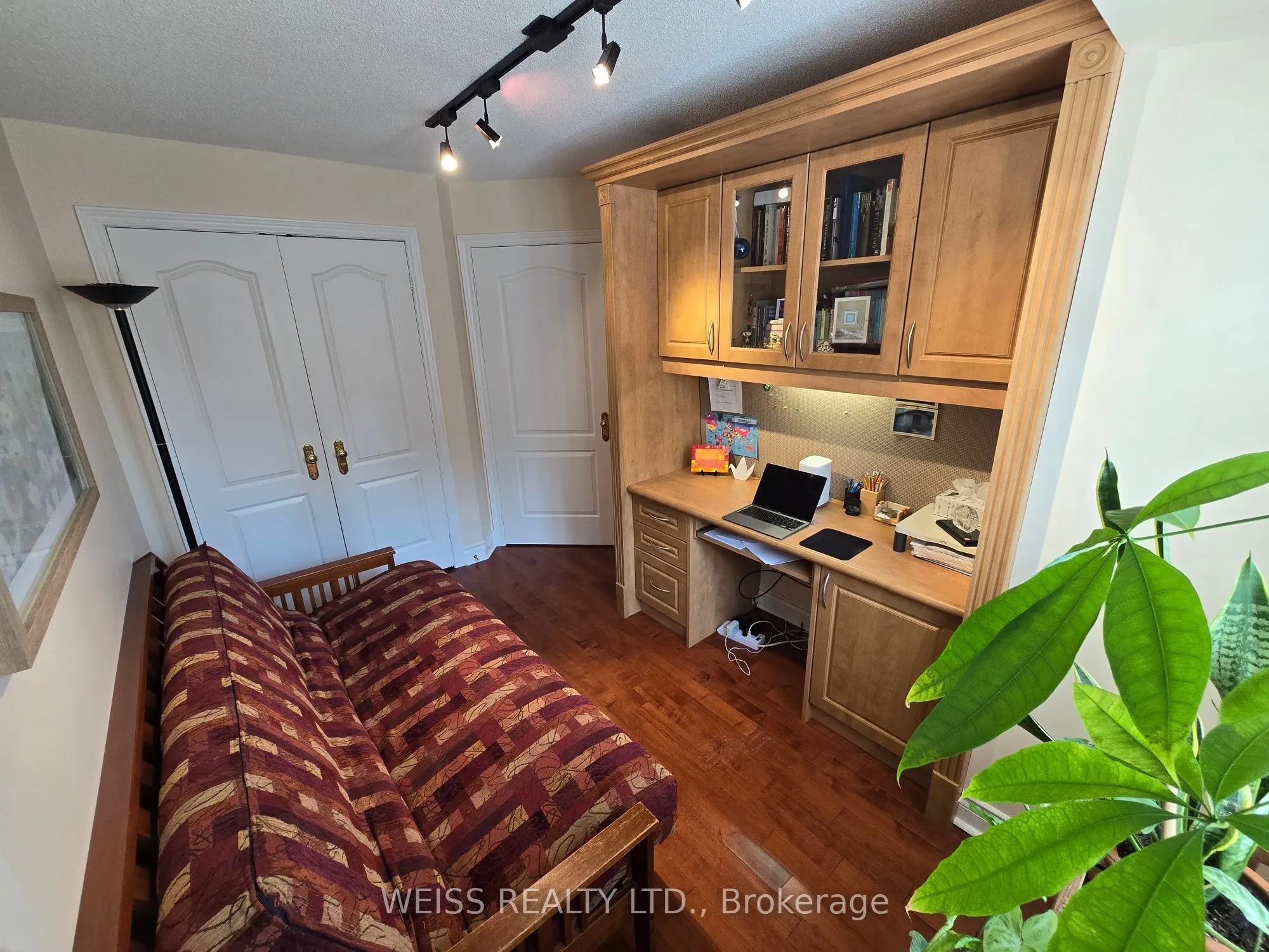 800 Spadina Road #404