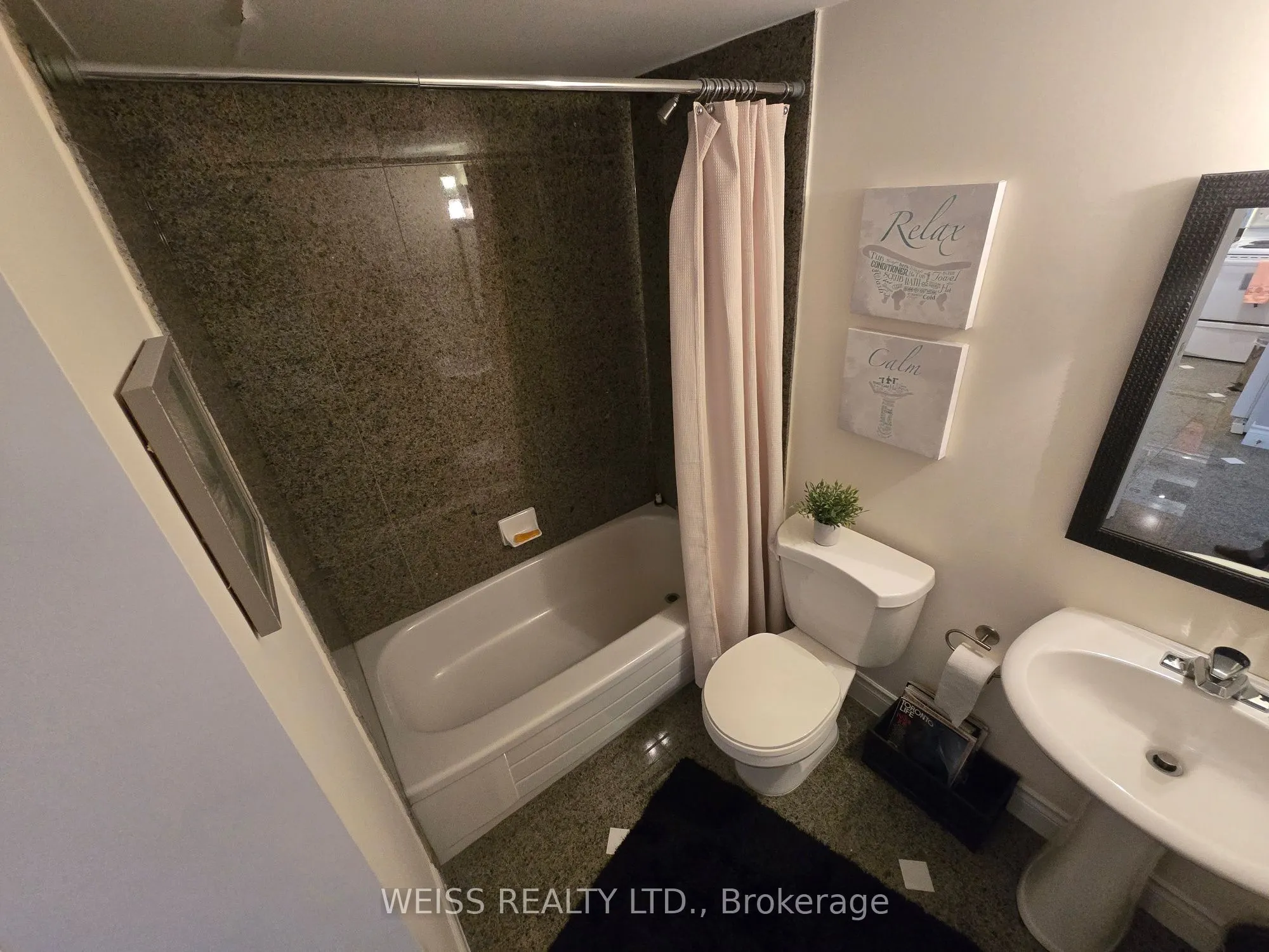 800 Spadina Road #404